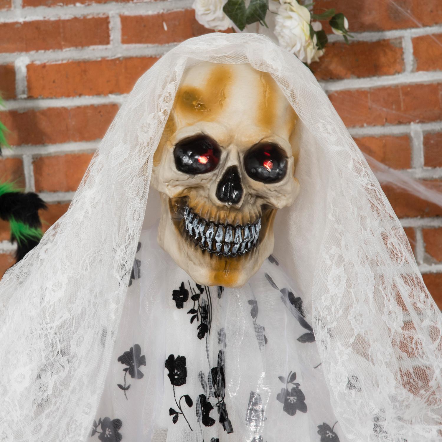 Halloween hängande spökbrudskelett, 175 cm, glödande ögon