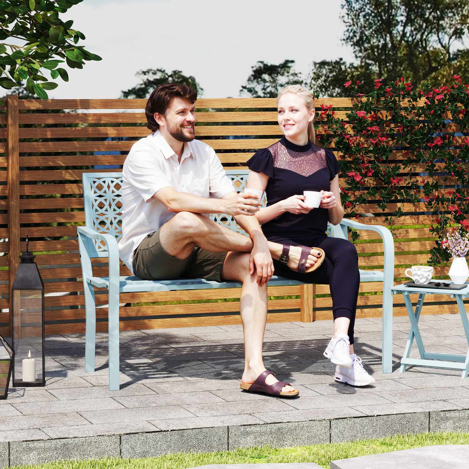 2-sits blå trädgårdsbänk – väderbeständig med ryggstöd