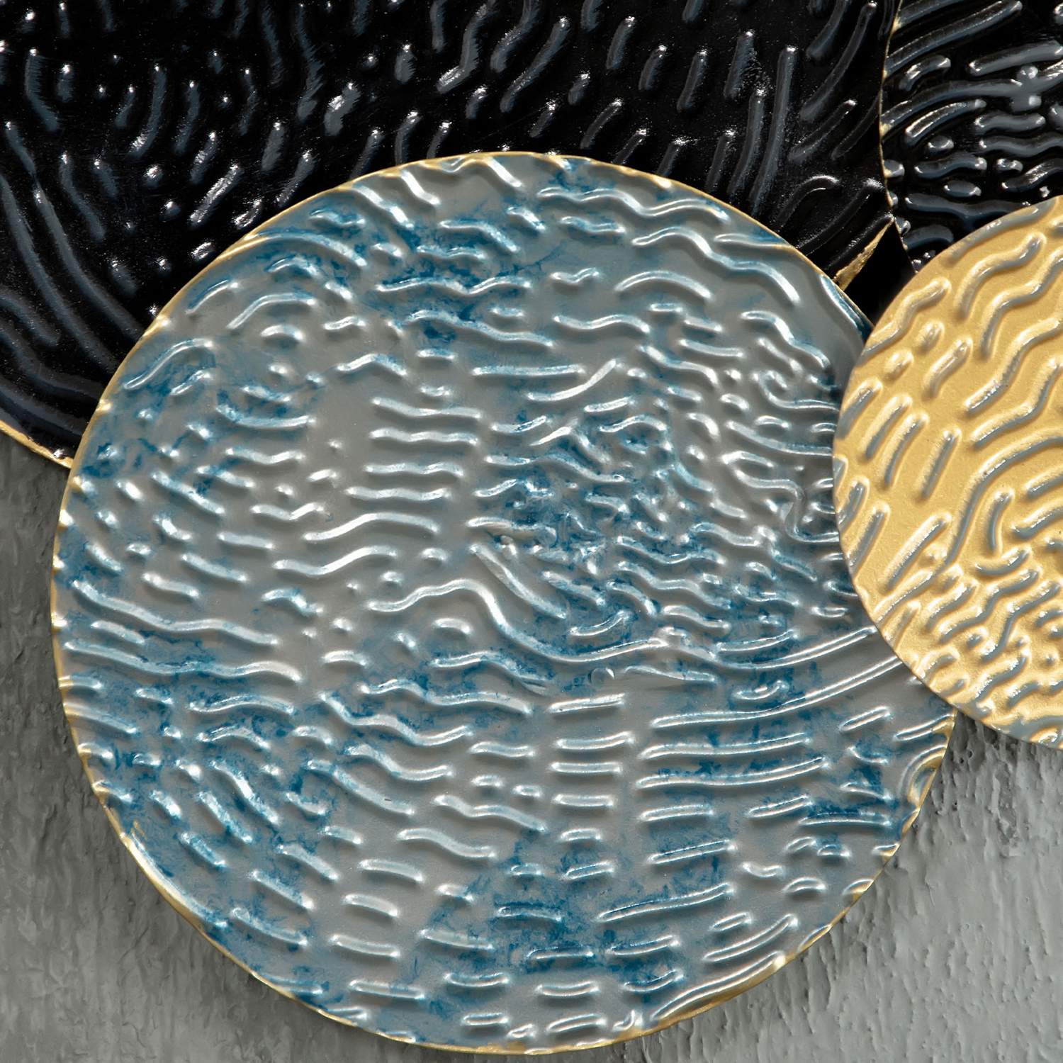 3D metallväggkonst - modern skulptur, guld/svart/blå, 121x53 cm