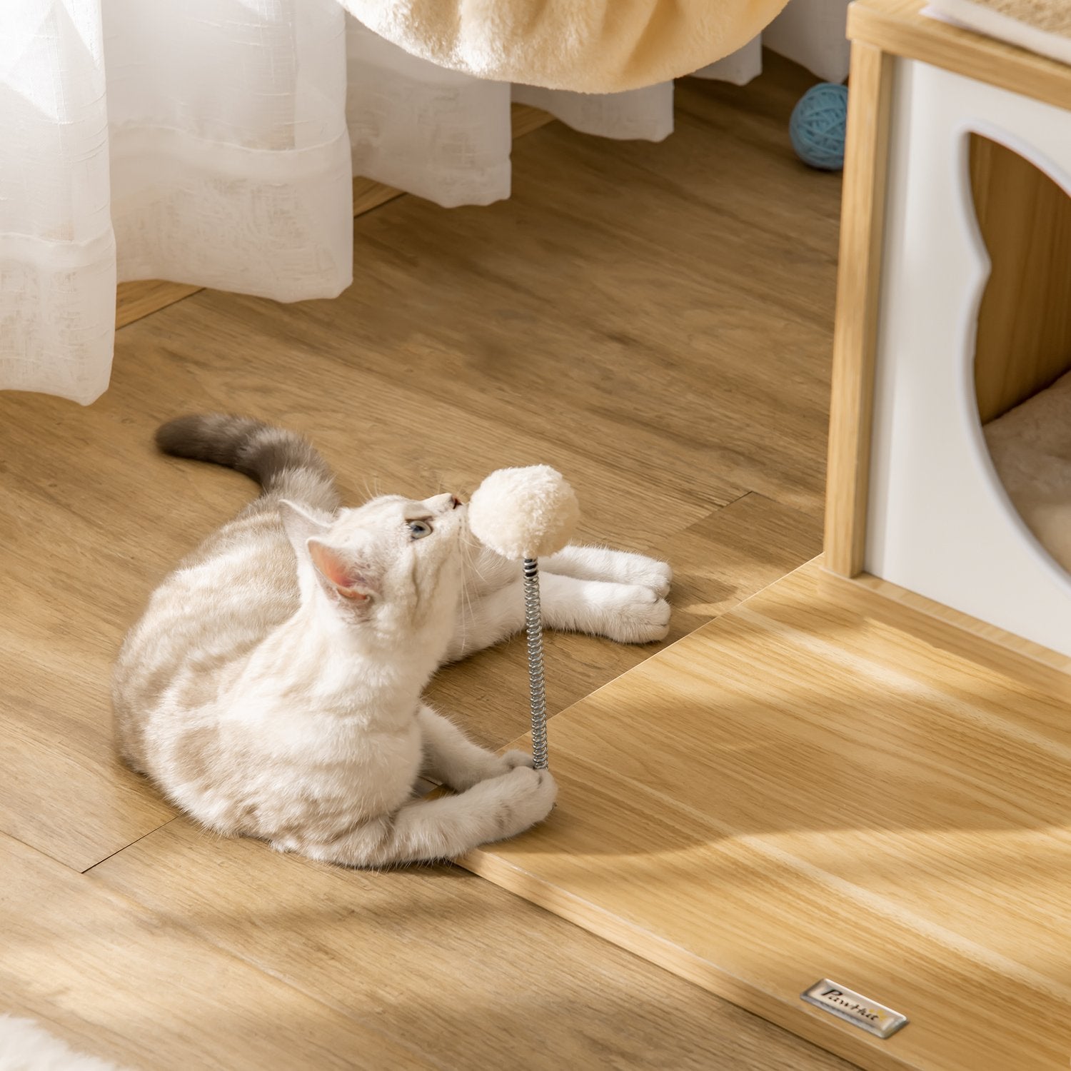 Beige kattträd med grotta och sisalstolpar, 126 Cm