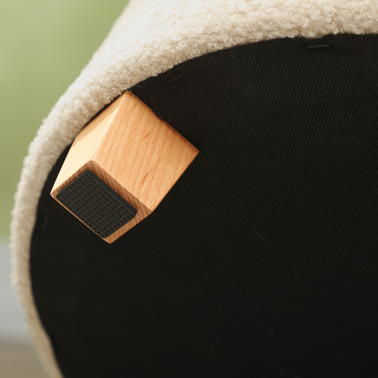 Klädd förvaringsbänk, trästomme, krämvit