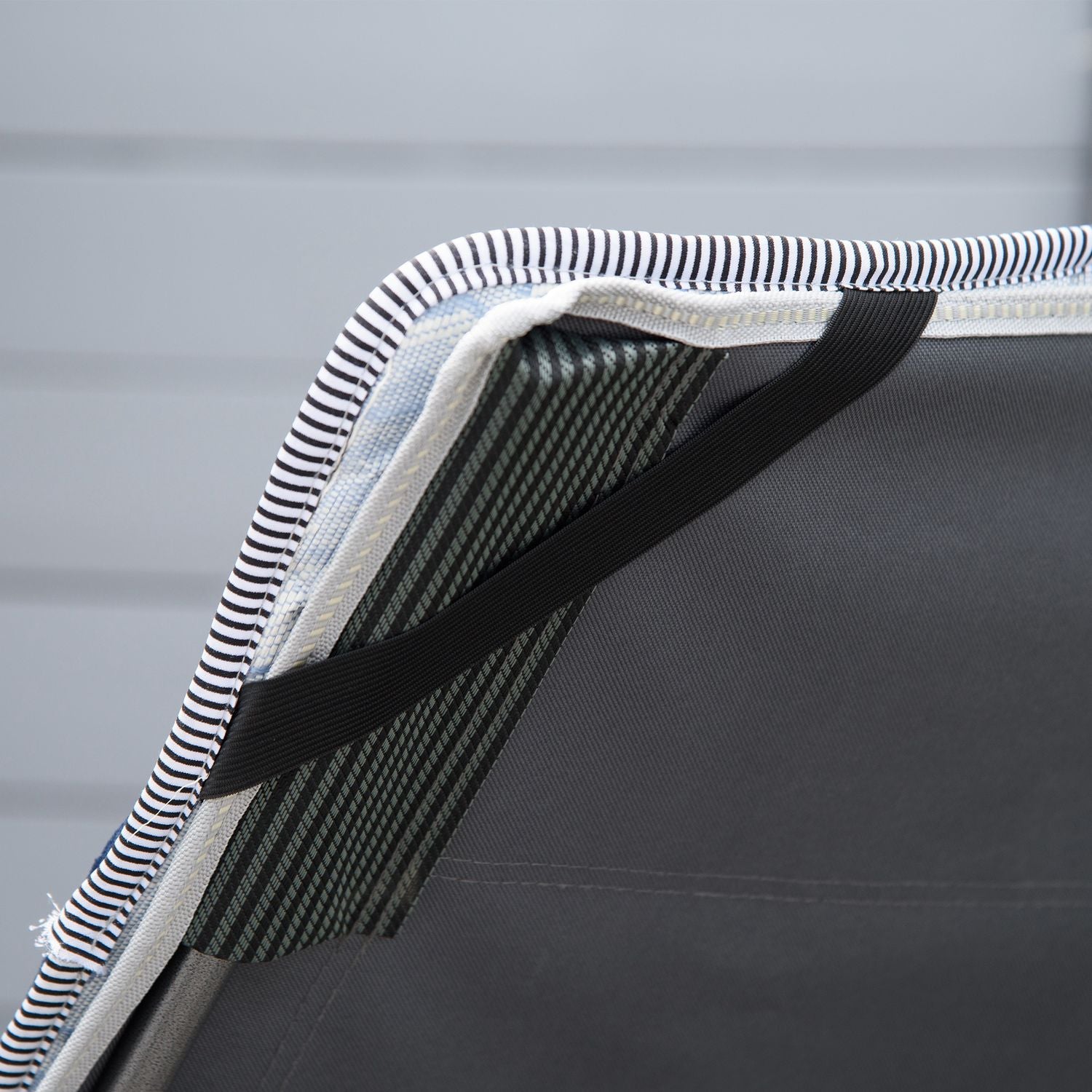 Bärbar hopfällbar campingsäng med kudde och sidoficka