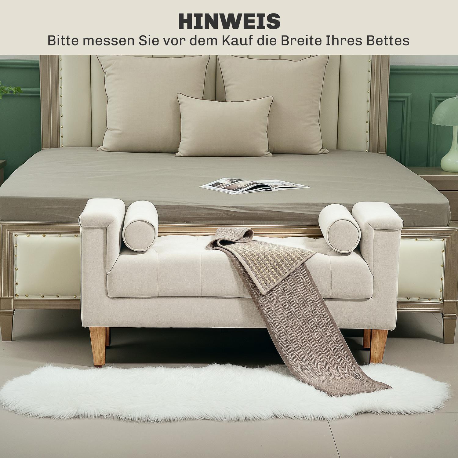 Chenille klädd bänk med armstöd och kuddar, beige