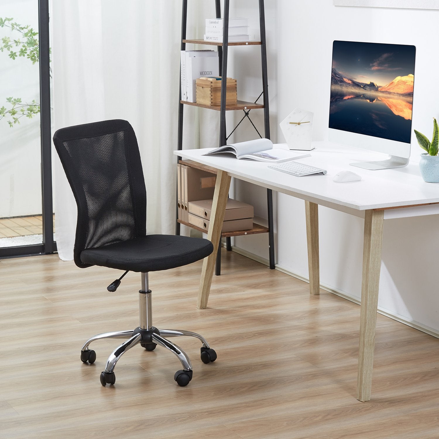 Ergonomisk kontorsstol, justerbar, ventilerande rygg, svart