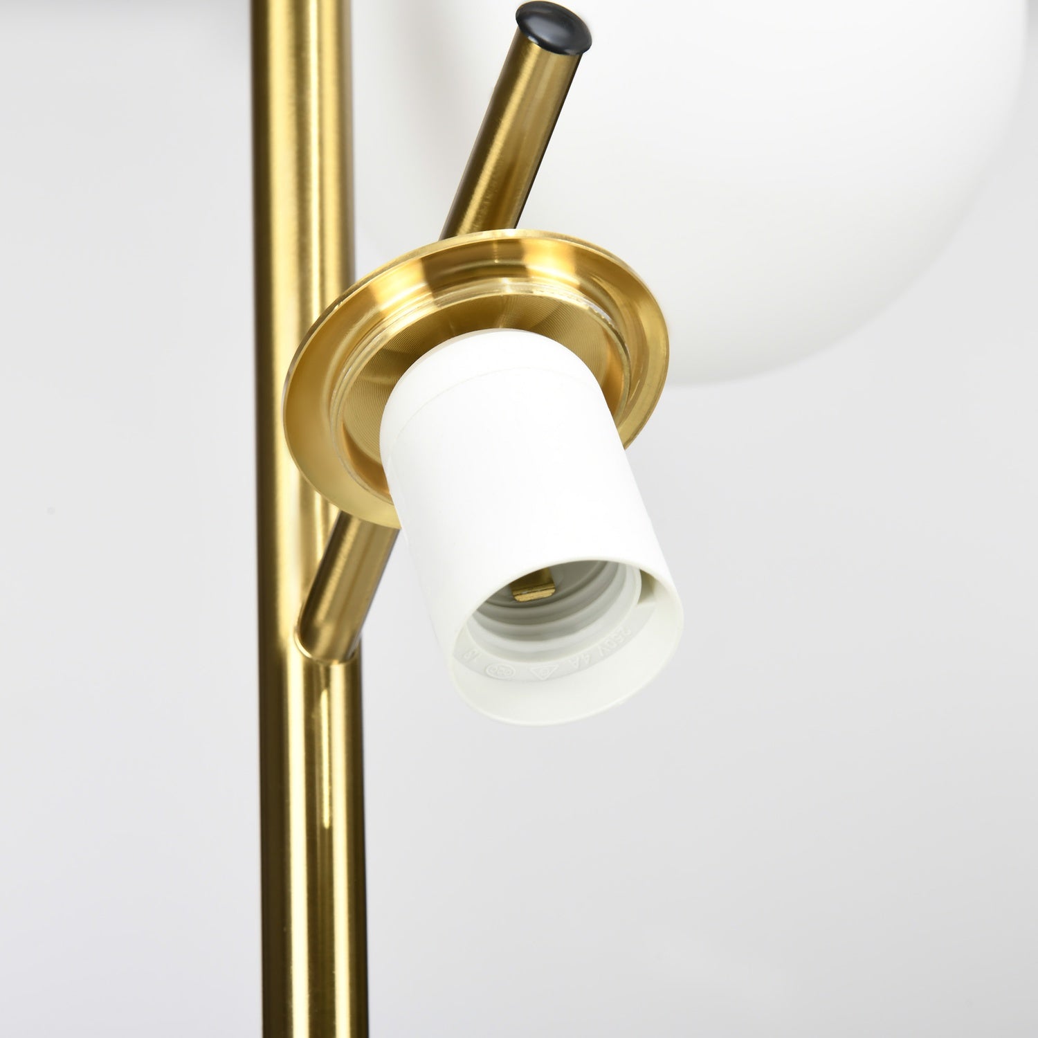 Golvlampa med E27 sockel, 3 glasskärmar, 169 cm