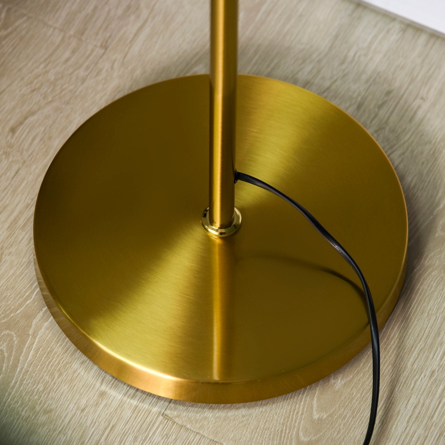 Golvlampa med E27 sockel, 3 glasskärmar, 169 cm