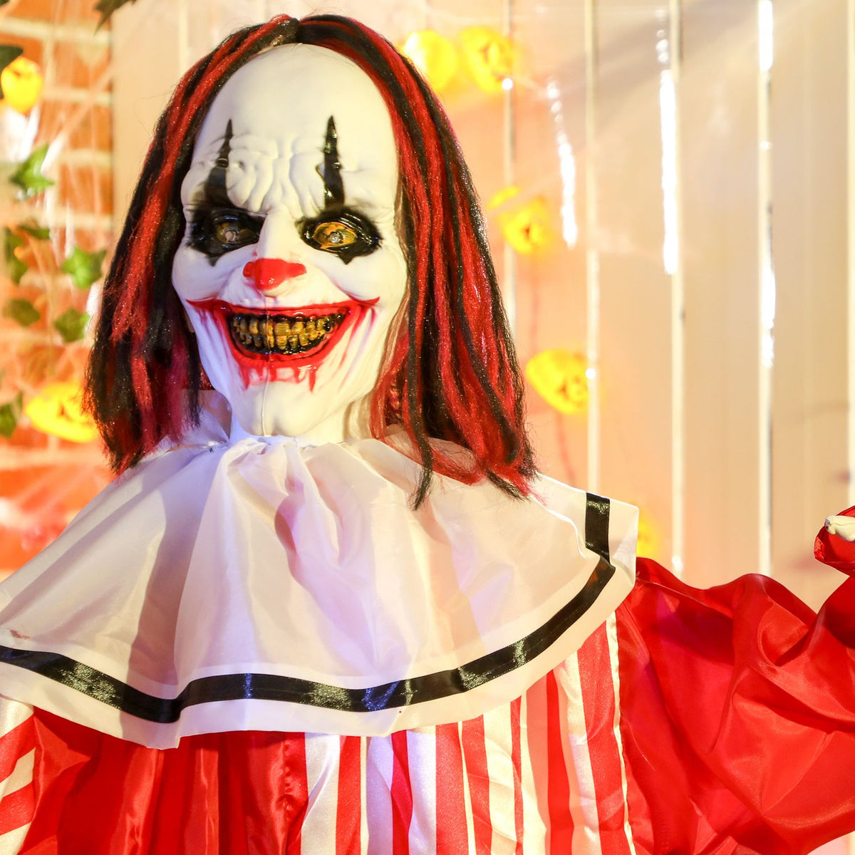 Halloweenská dekorace klaun, 165 cm, LED světla, zvukové efekty