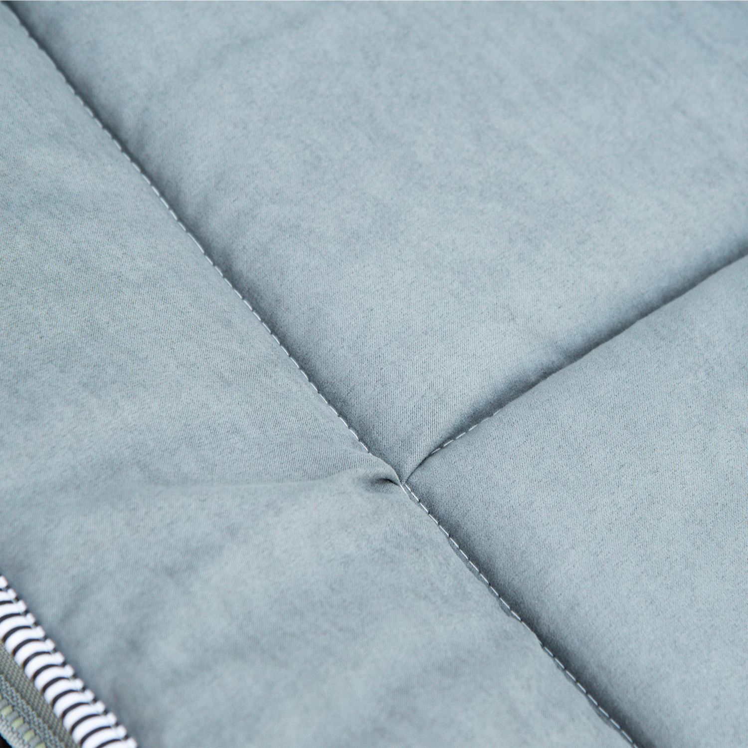 Hopfällbar campingsäng – ljusgrå, med kudde och madrass