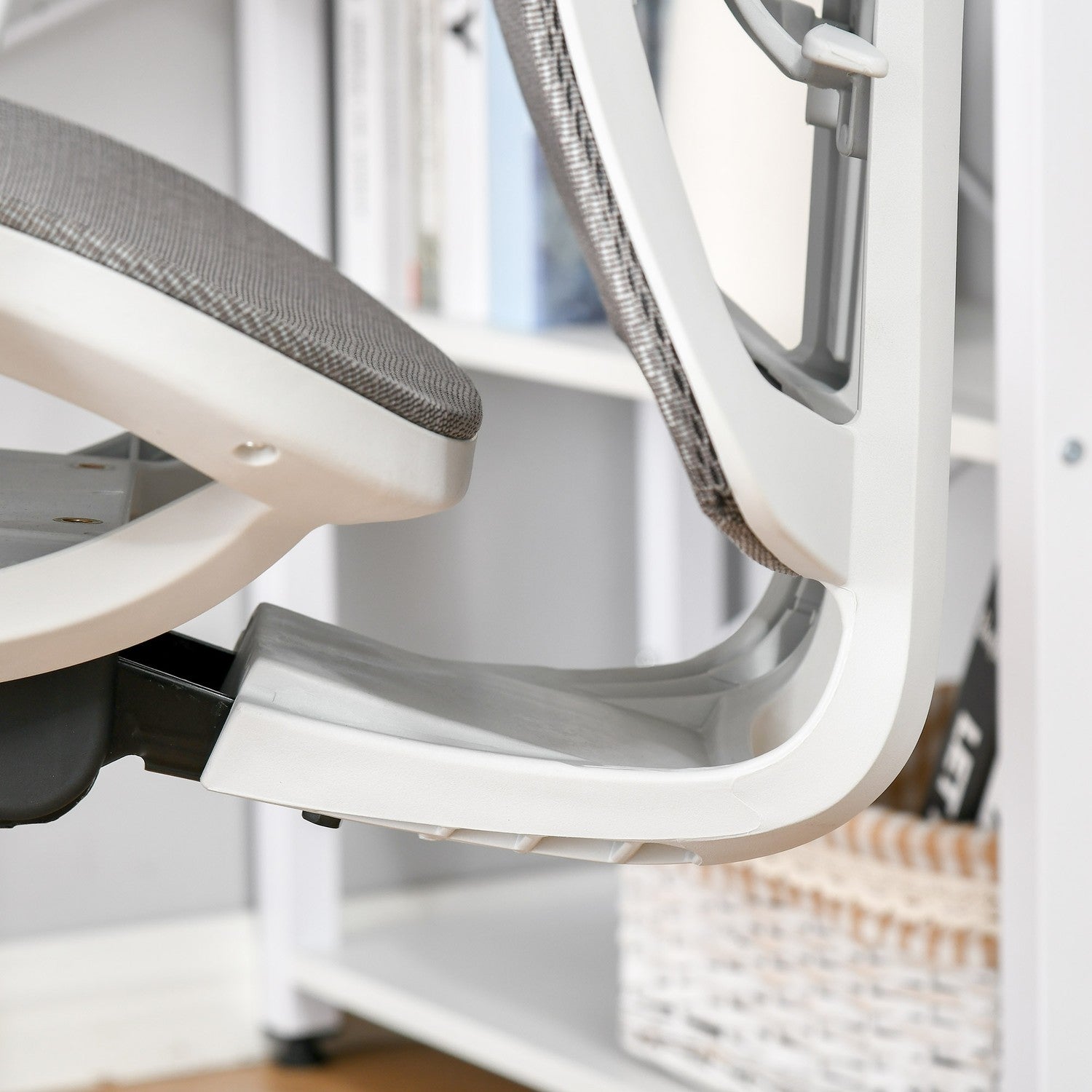 Ergonomisk spelkontorsstol, vridbar med svankstöd och 3D-armstöd