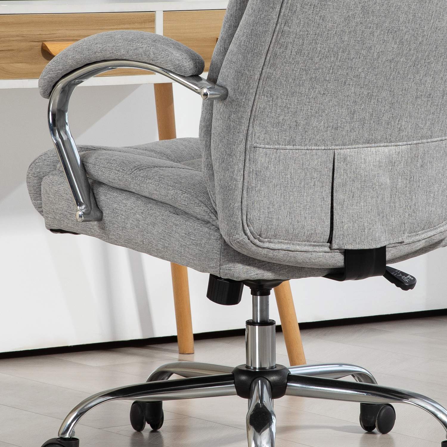 Ergonomisk vridbar kontorsstol, vadderade armstöd, justerbara