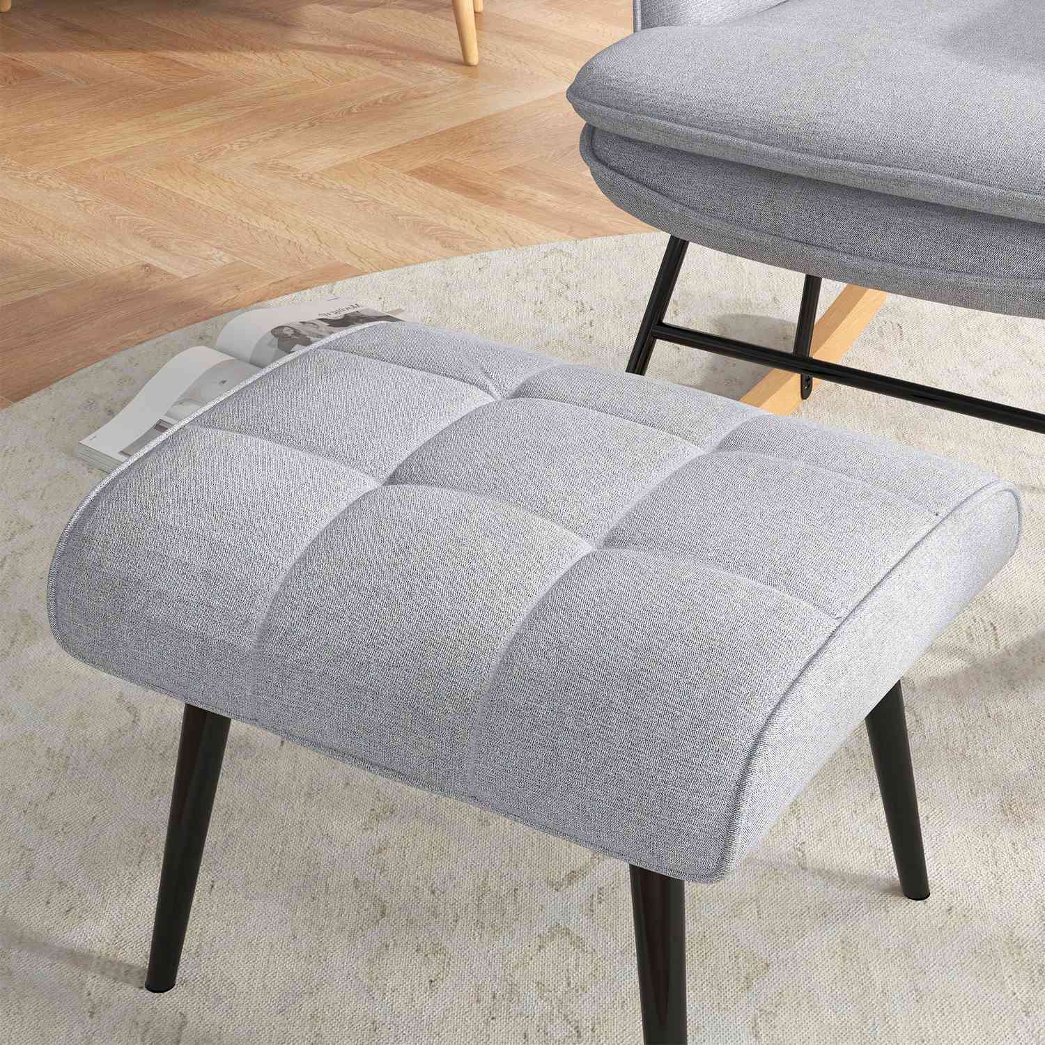 Ljusgrå gungstol i linne-look med pall, 130 kg Kapacitet