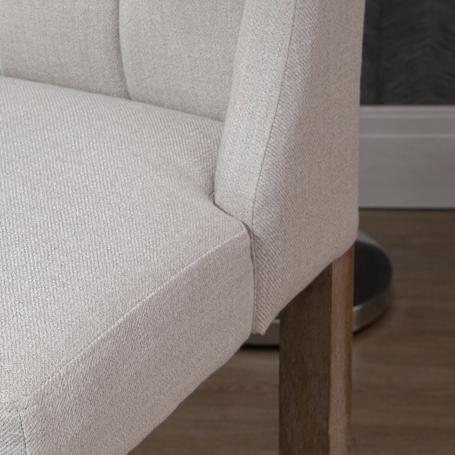 Modern beige barstolar set, låg rygg, linne, 2 st