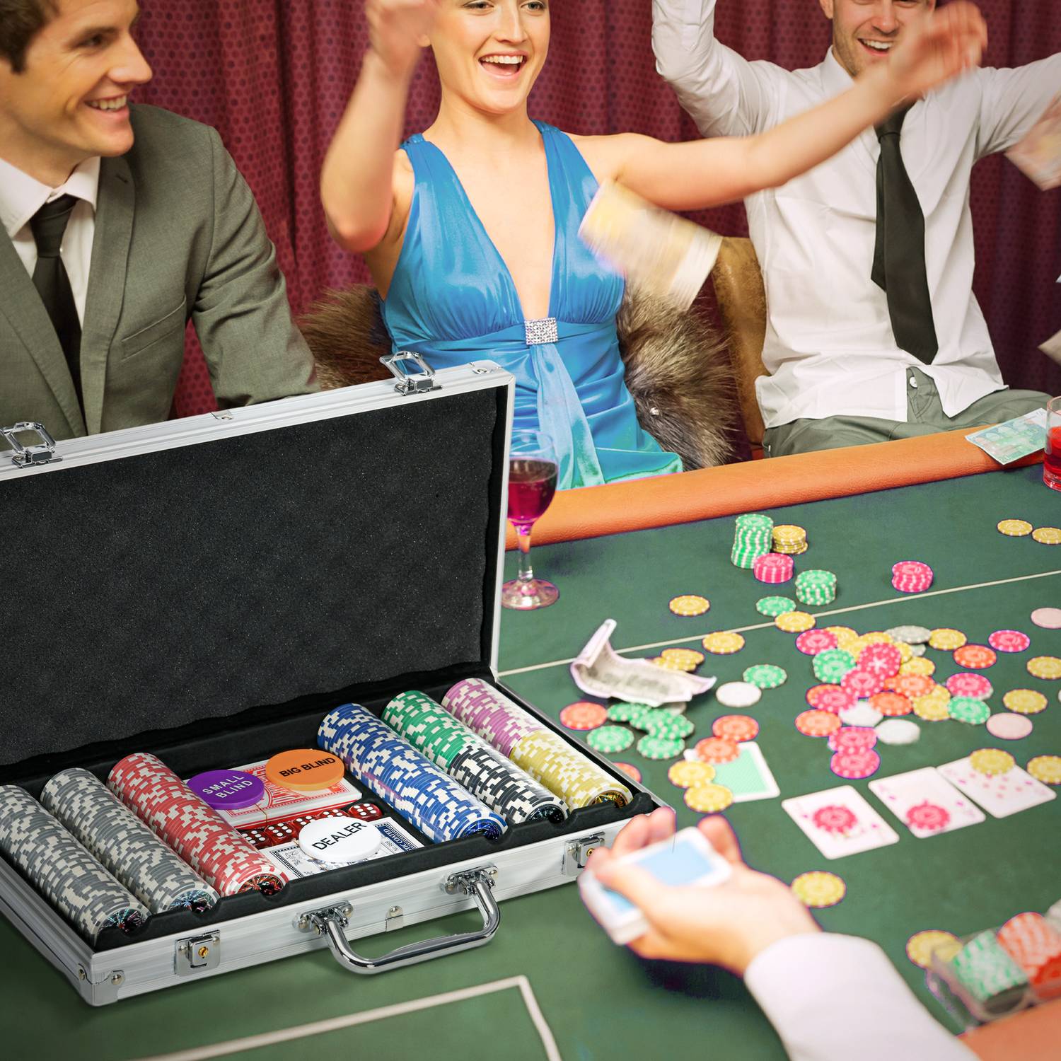Professionellt pokerset – 500 marker, låsfodral, 2 kortlekar, 5 tärningar