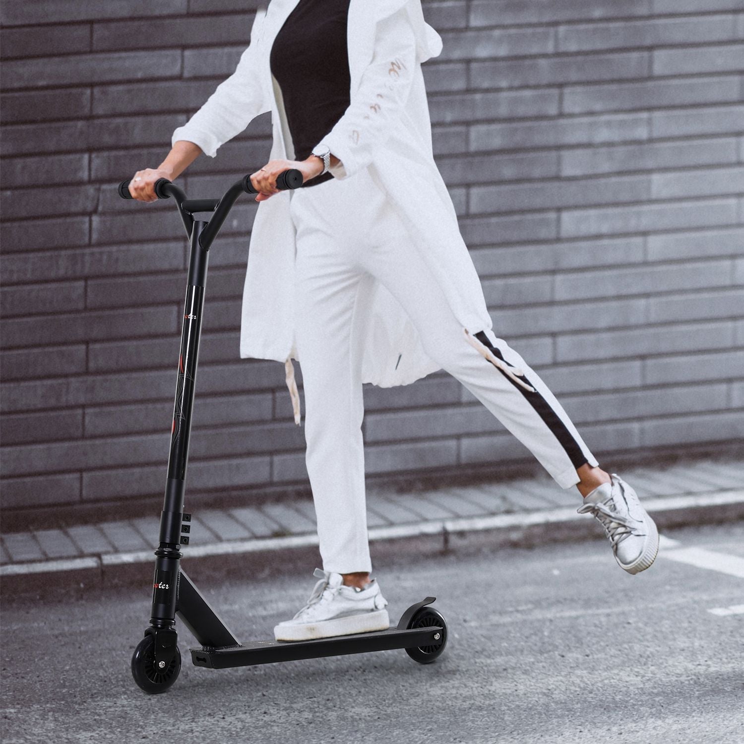 Freestyle stuntskoter med 100 mm PU-hjul, svart