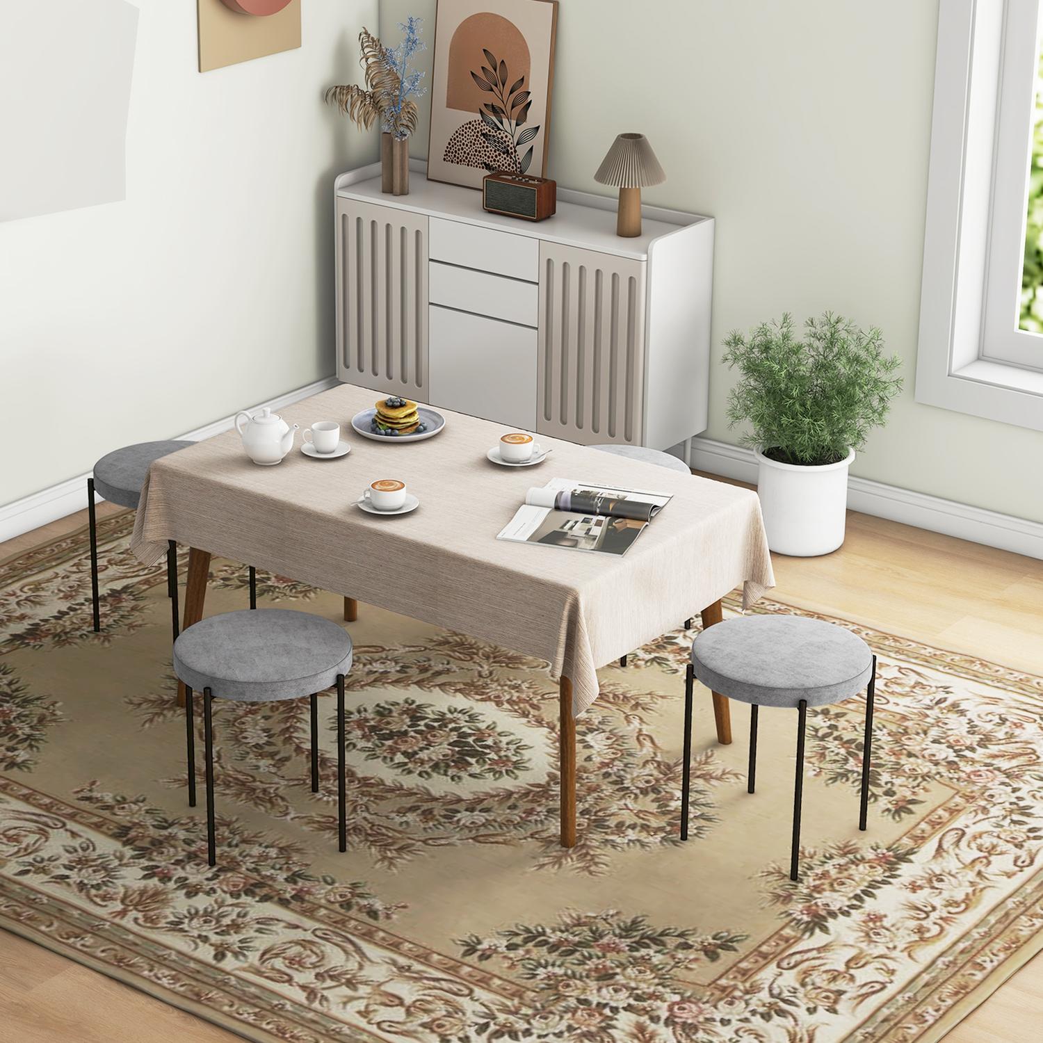 4 stapelbara matstolar i sammetslook med vadderad sits