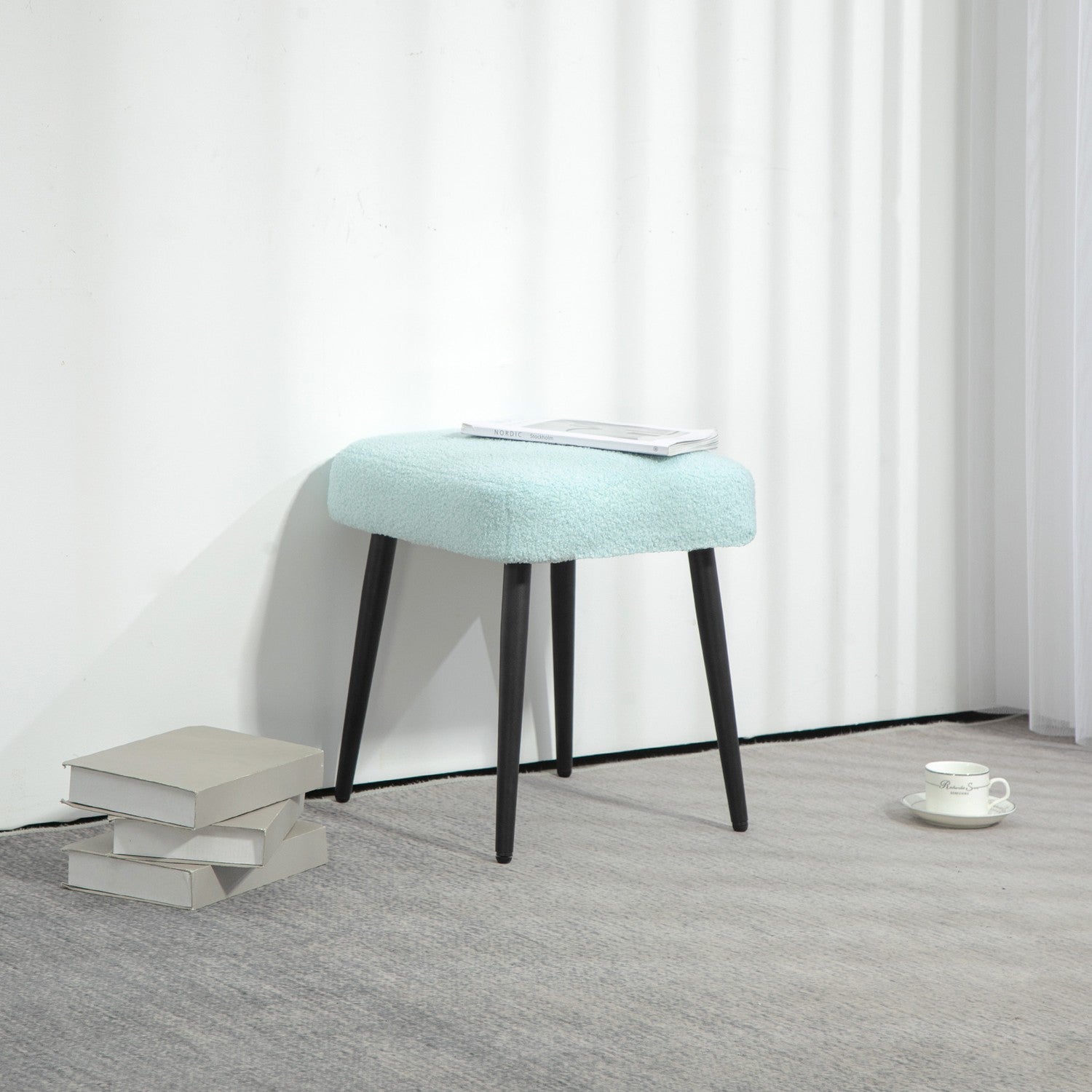 Square Cashmere Look Fotpall med stålben, ljusblå