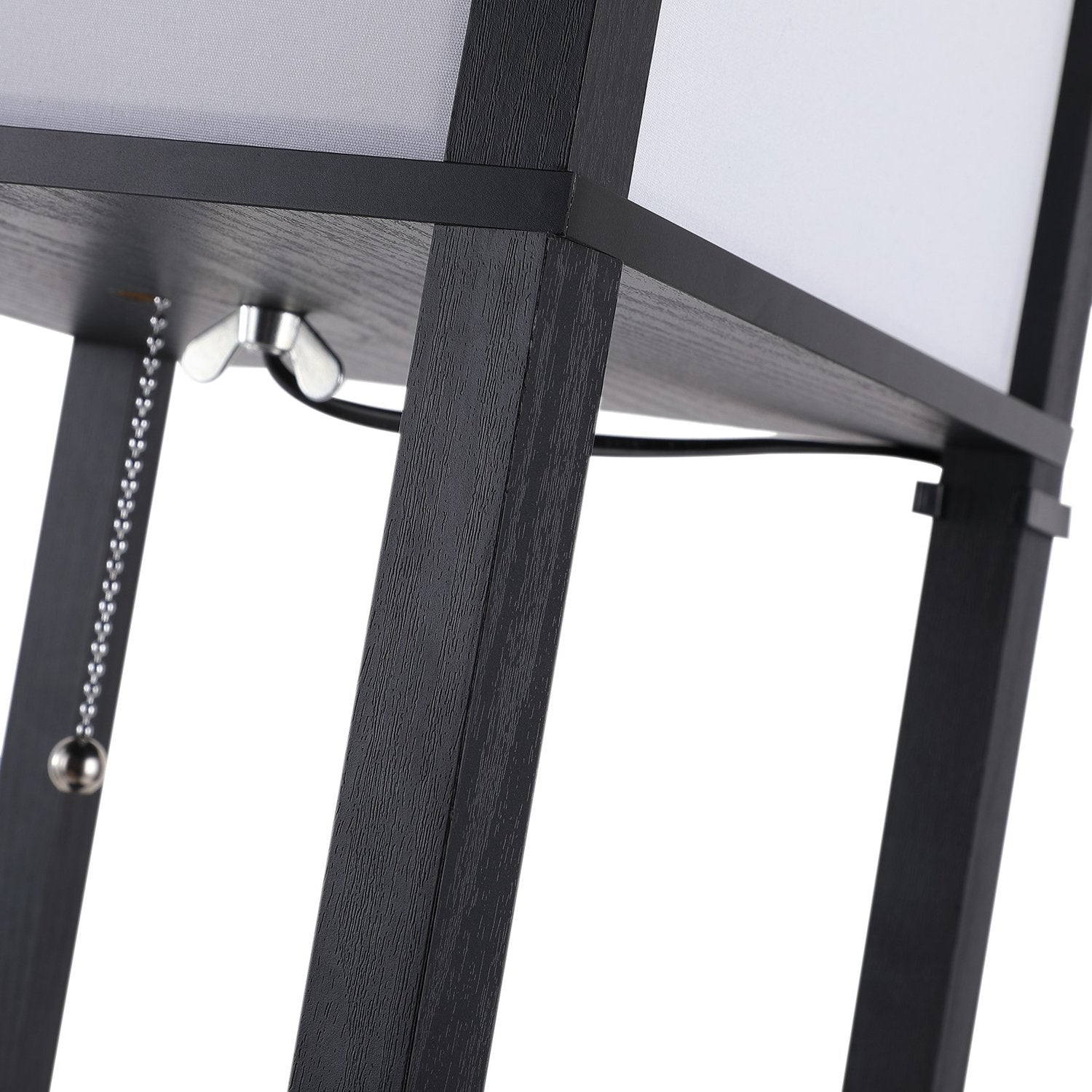 Svart trägolvlampa med hyllor, E27 sockel, 160cm