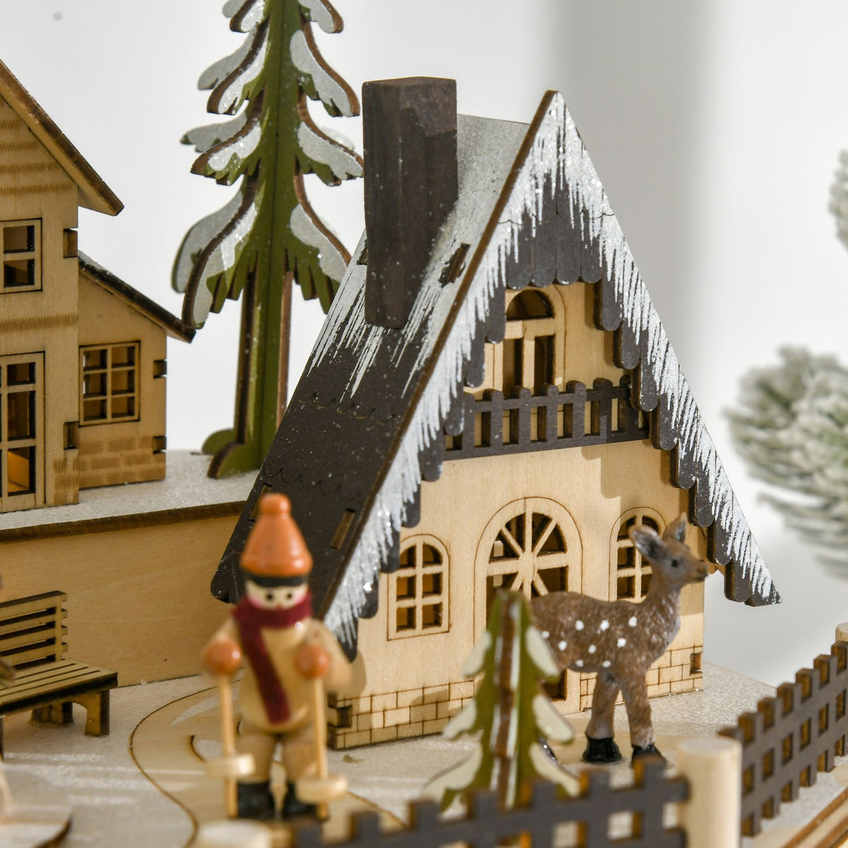Houten treinadventskalender met 24 LED-cadeaupakketjes