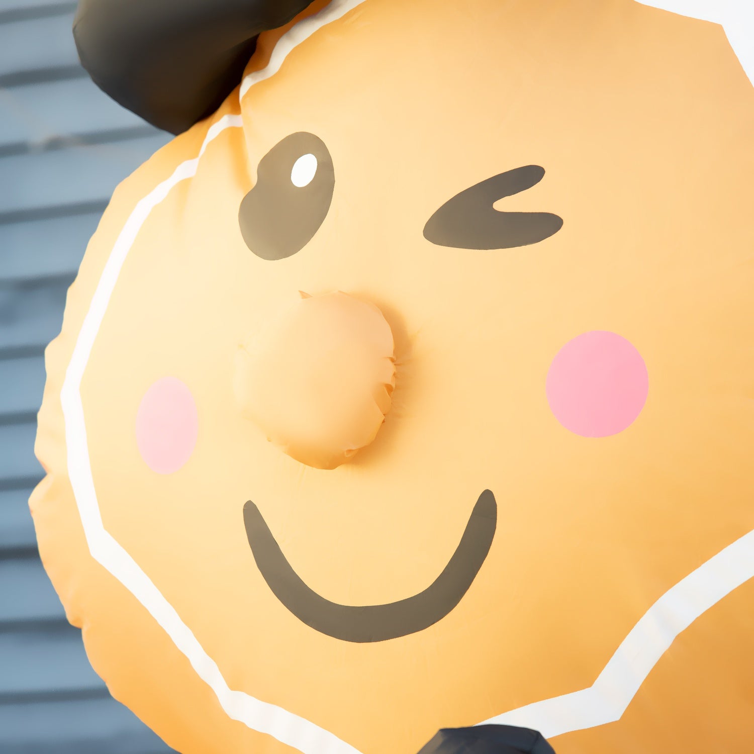Nafukovací perníkový muž 2,38 m s LED světly, voděodolný