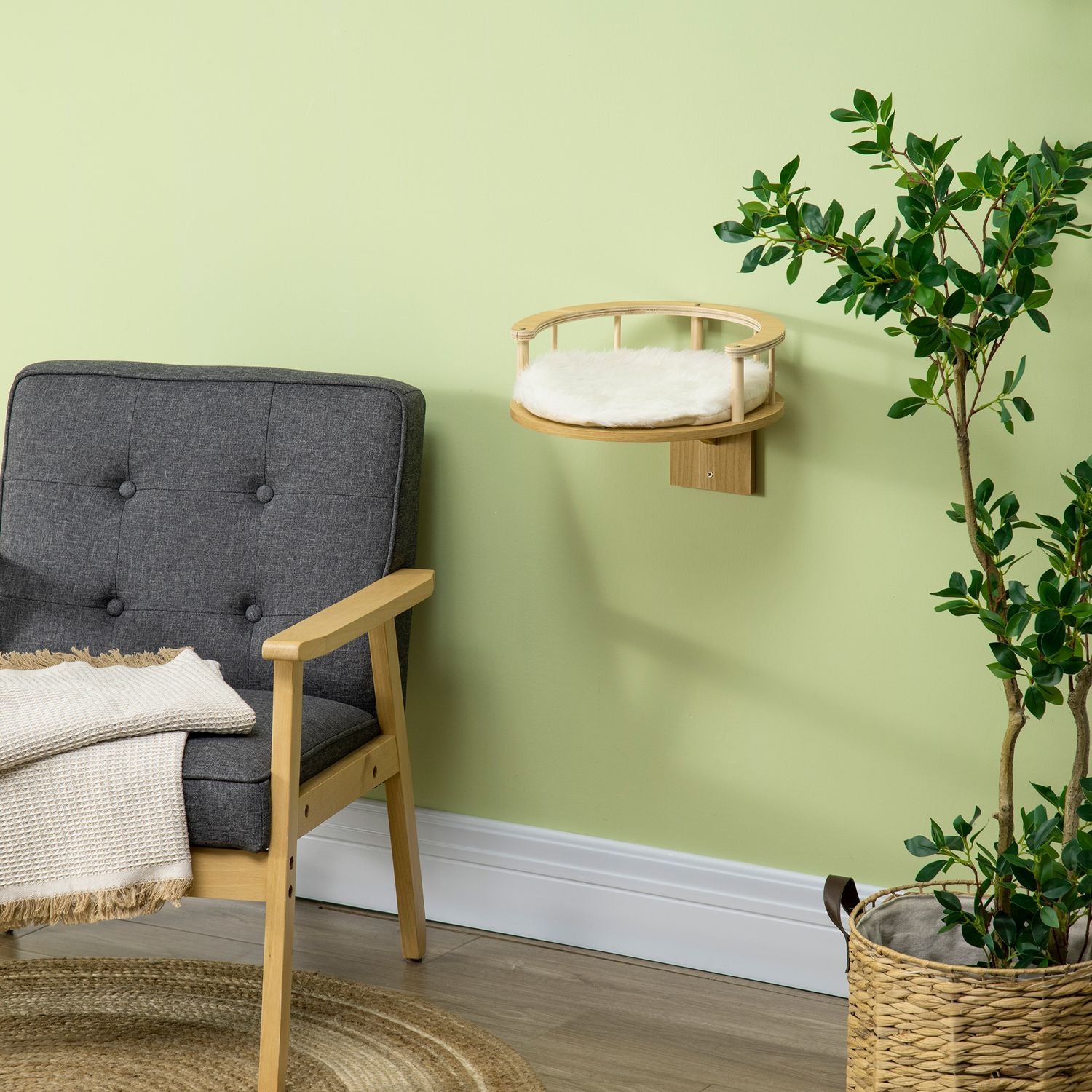 Vägghängd kattsäng med dyna, ek & kräm