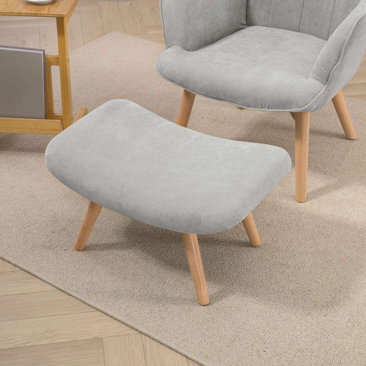 Grå Corduroy Wing Chair med Ottoman – Avslappningsfåtölj