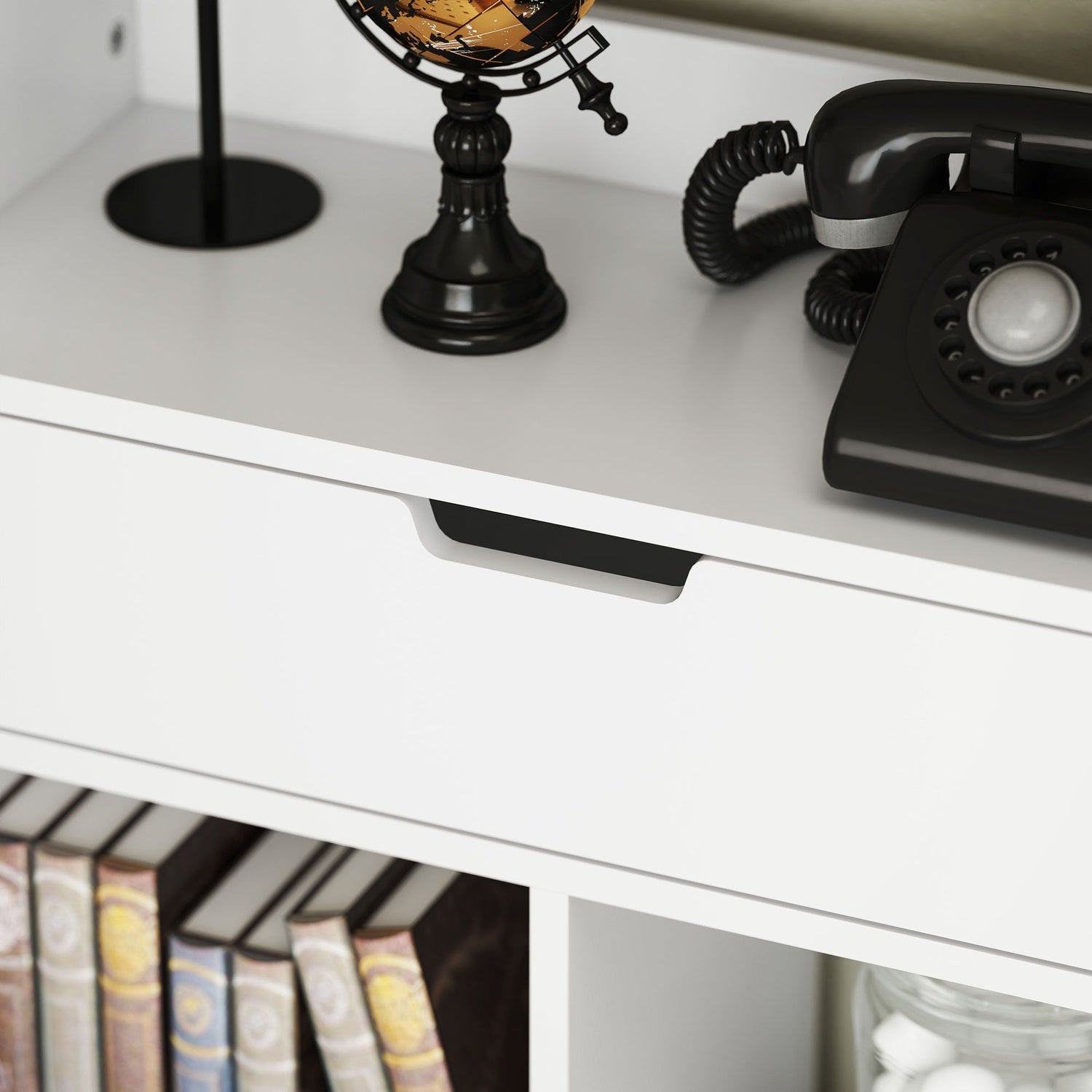 Vit 9-hyllad bokhylla med låda och anti-tiltsäkerhet