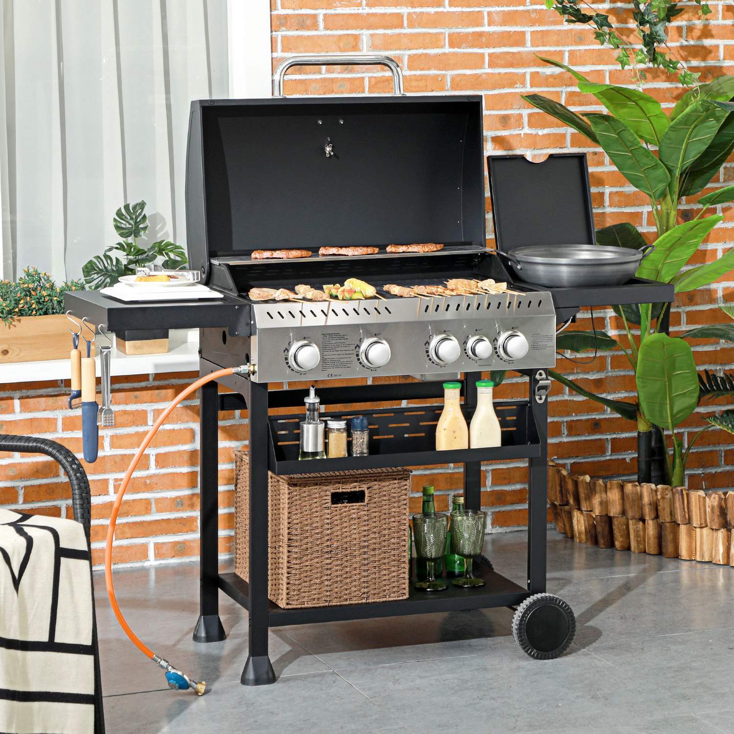 Gasolgrill 2,5 Kw Grillvagn Med 4+1 Brännare, Termometer, Bbq Grill Med Hjul, Sidohylla, Krok, Hylla, Campinggrill Svart