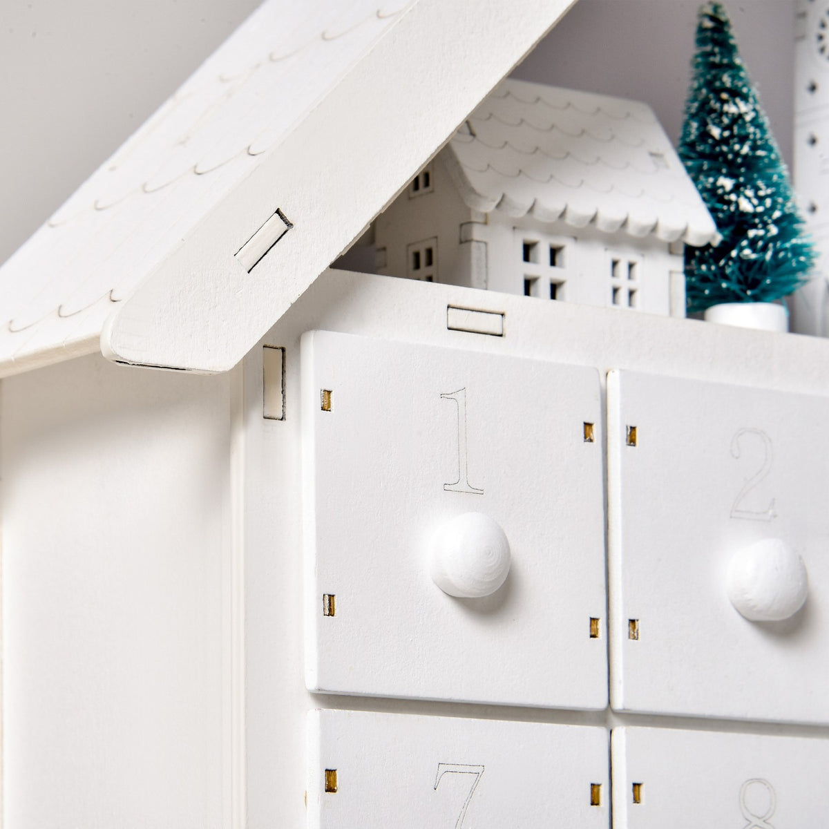 Adventní kalendář s LED osvětlením, 24 plnitelných přihrádek, bílý