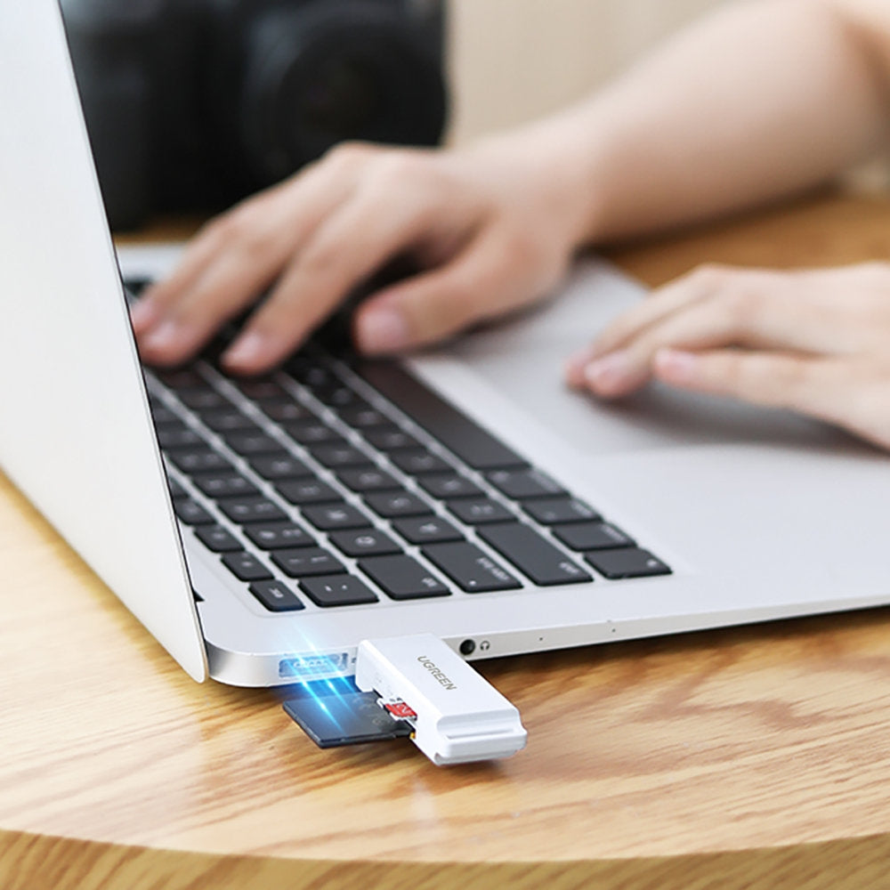 Bärbar TF/SD-kortläsare för USB 3.0, svart