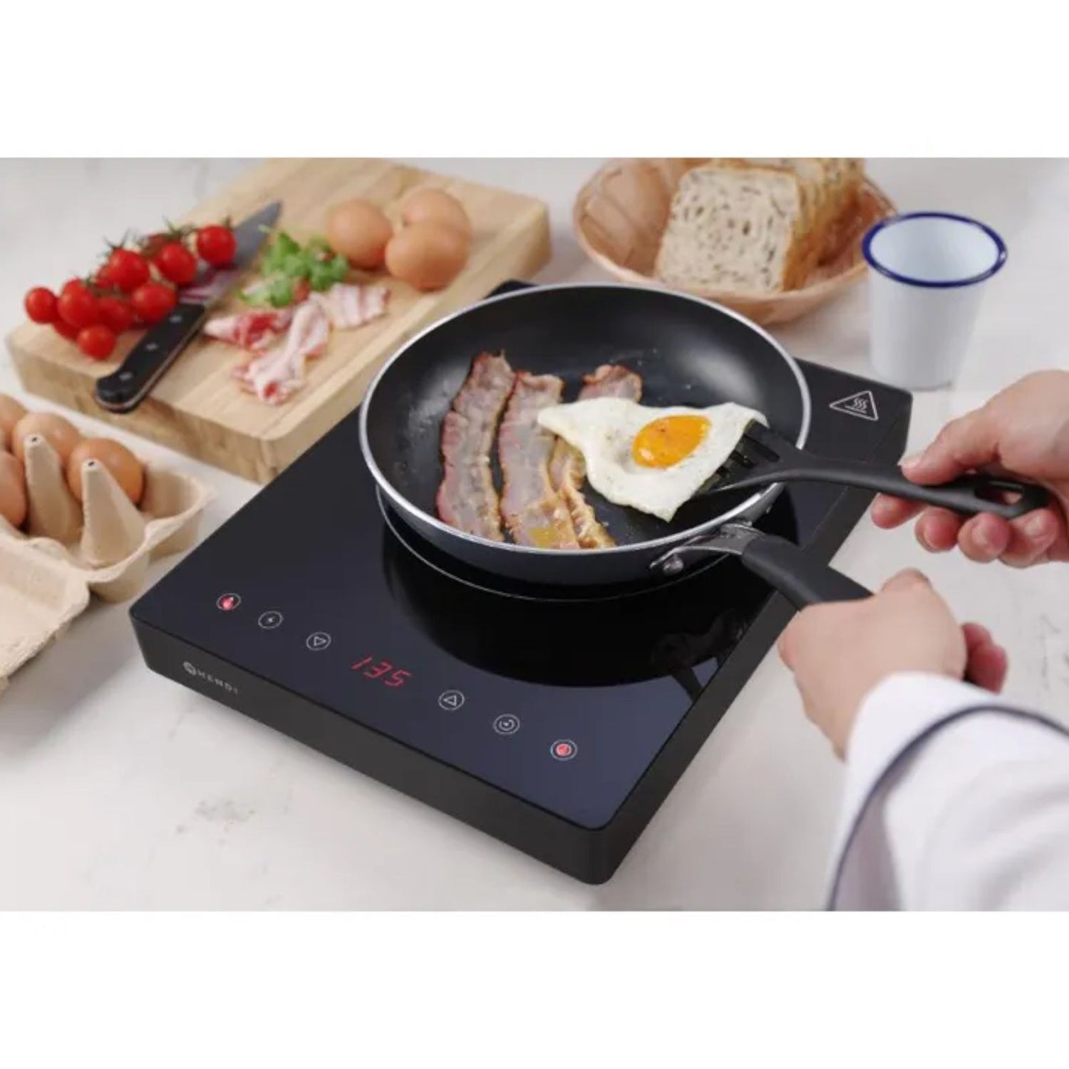 Bärbar induktionsspis med touchpanel, 1 Black Line värmezon, dia. 22 cm 2000 W - Hendi 239391