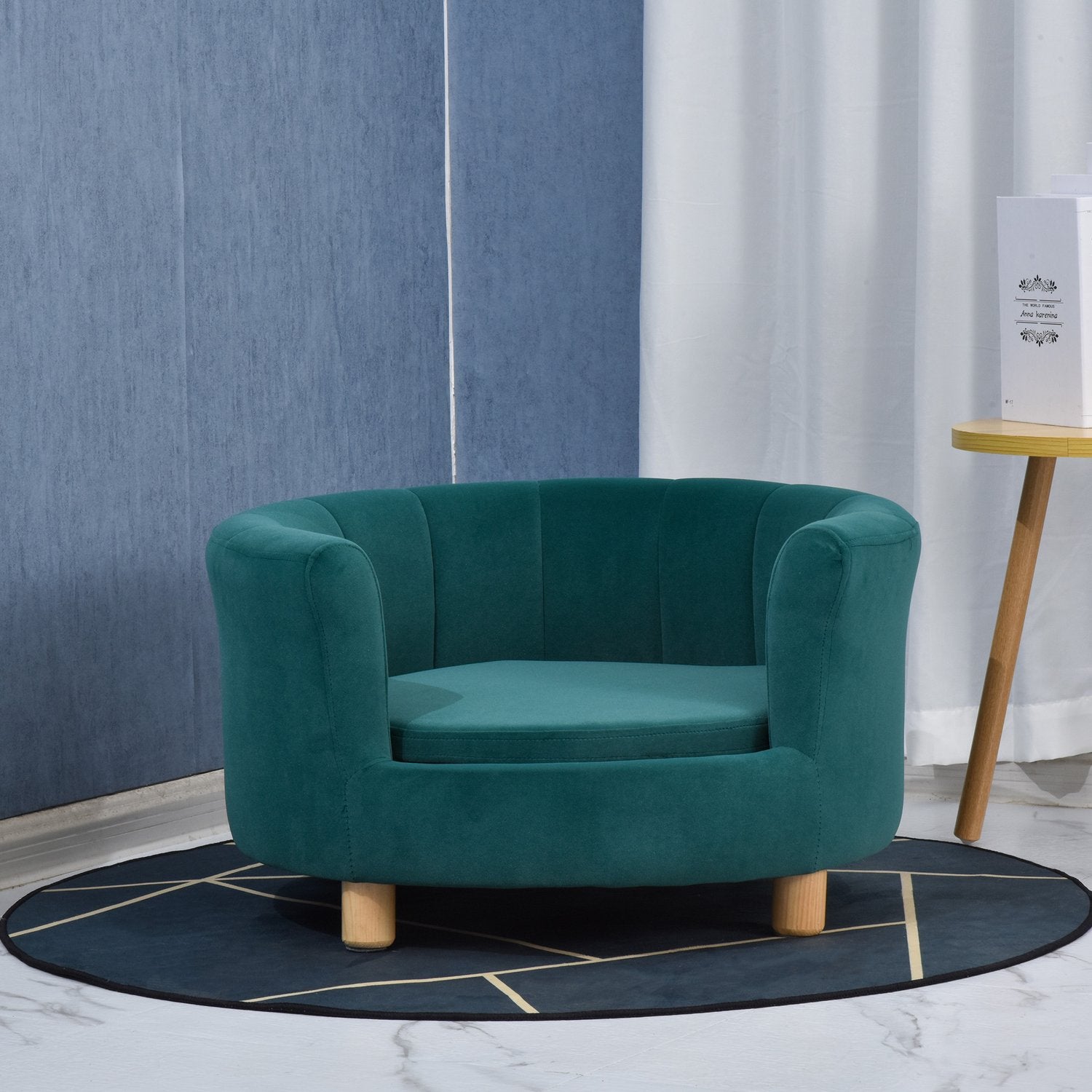 Elegant hundbäddsoffa med mjukt överdrag och träben