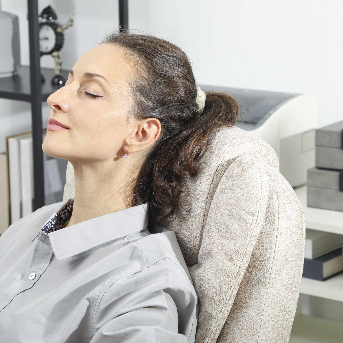 Ergonomisk kontorsstol med massage, lutningsfunktion och fotstöd