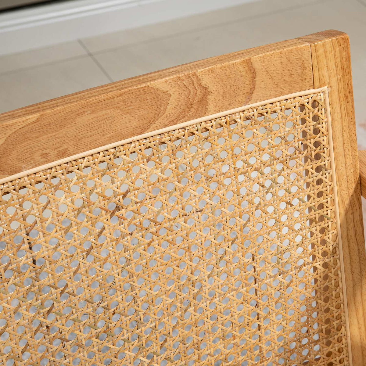 Exotische gestoffeerde stoel, rubberhout, zitkussen in linnenlook, 63L x 69W x 78H cm, crèmewit