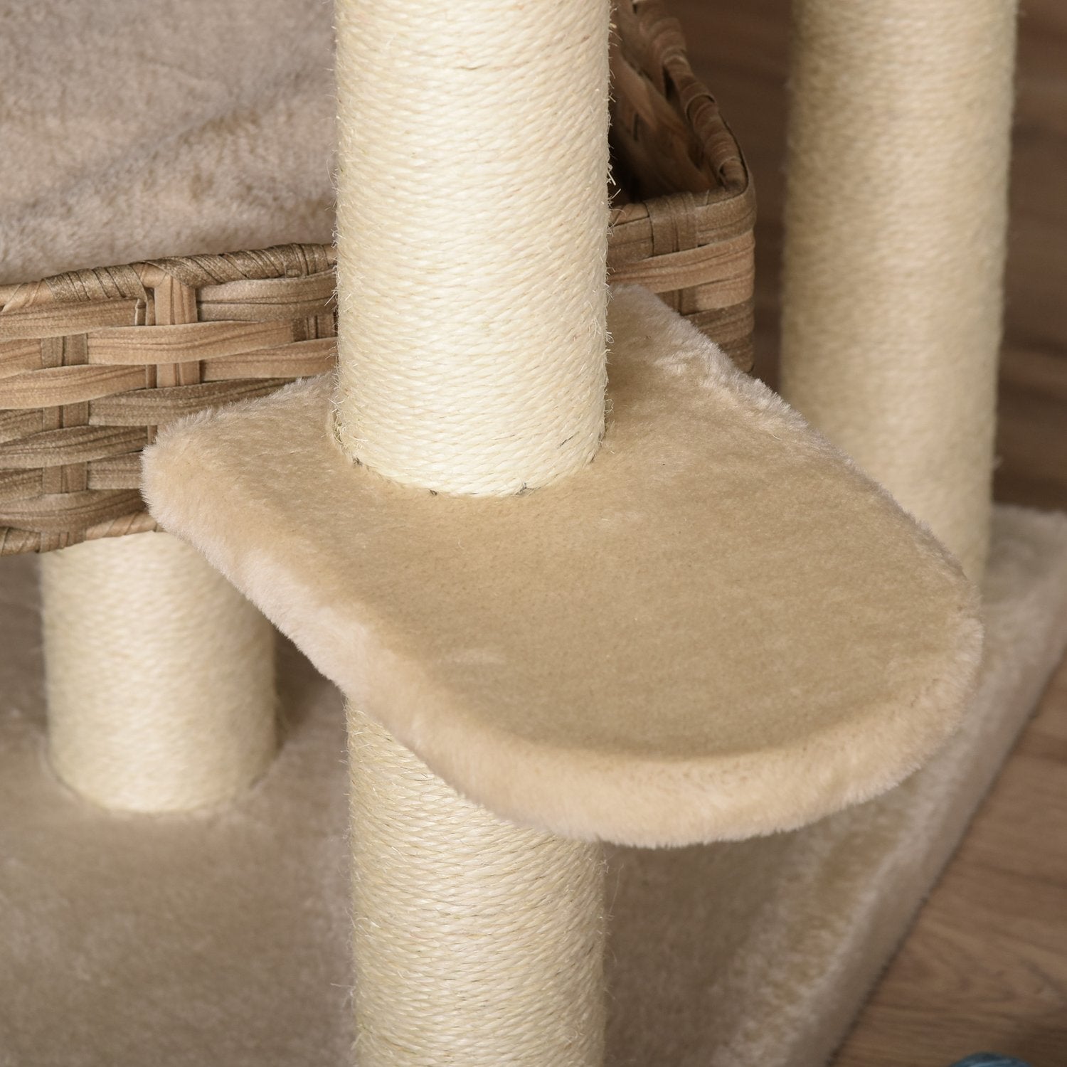 Flerskikts rottingkatt-klätterträd med grotta, beige/brun