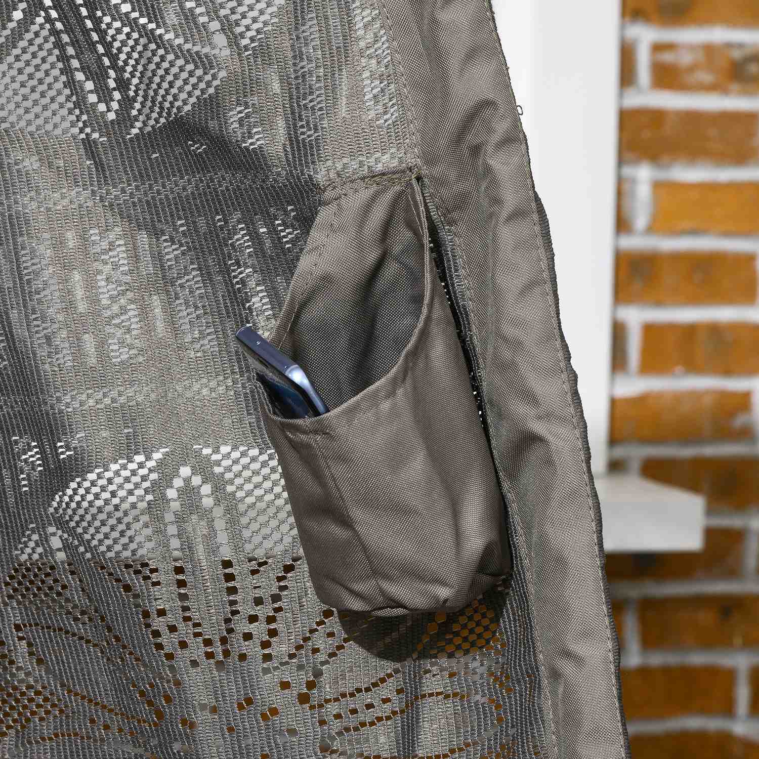 Flätad trädgårdsstolset – 3 st med bord och kuddar