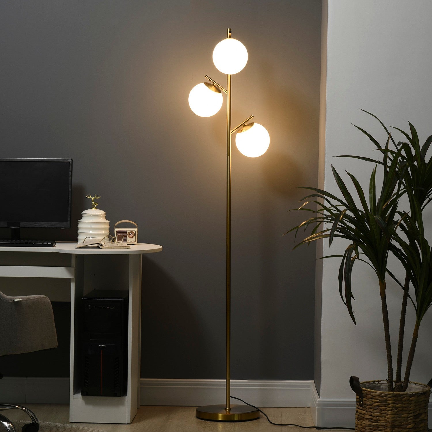 Golvlampa med E27 sockel, 3 glasskärmar, 169 cm