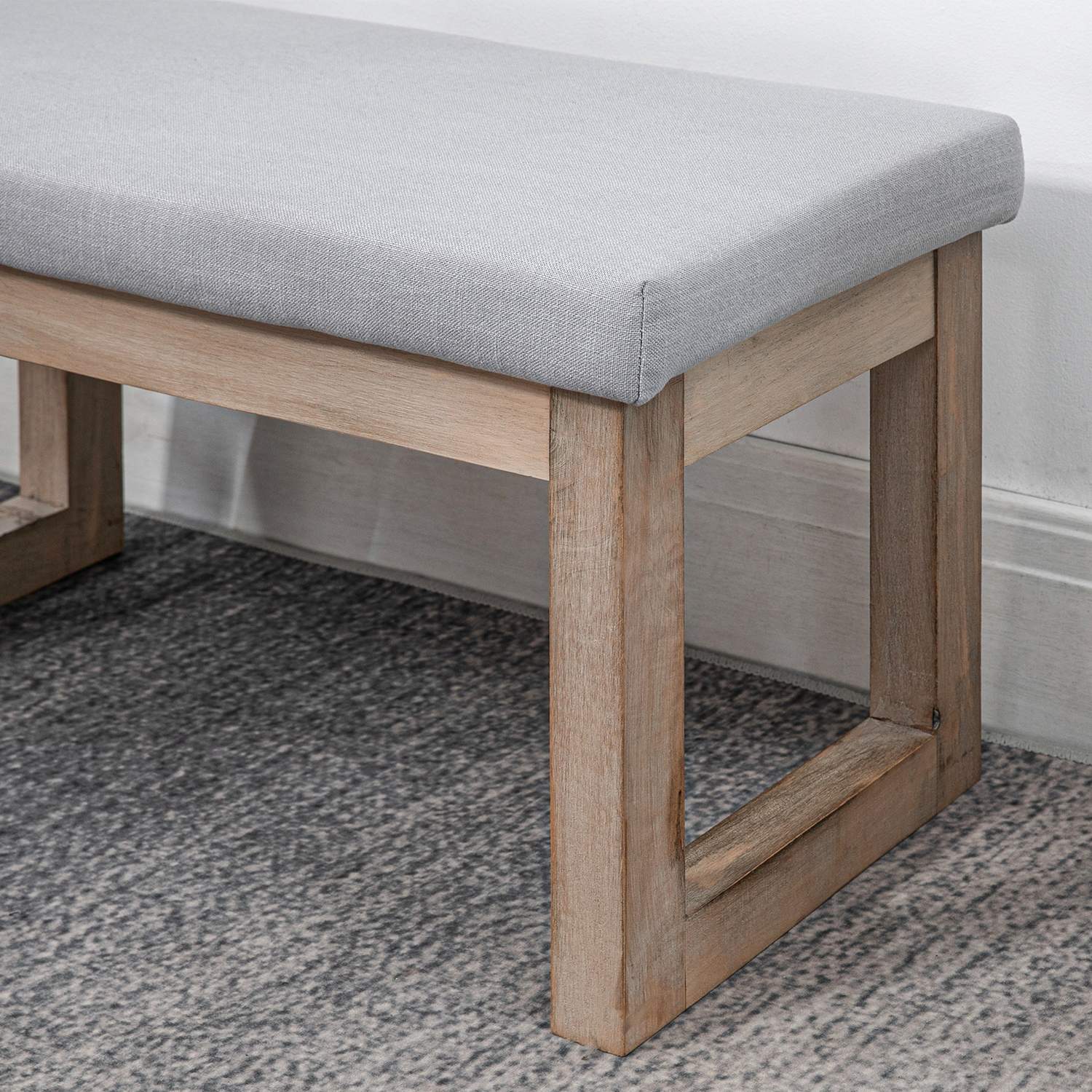 Grå fotpall i linnelook med träben – 68x38x42 cm