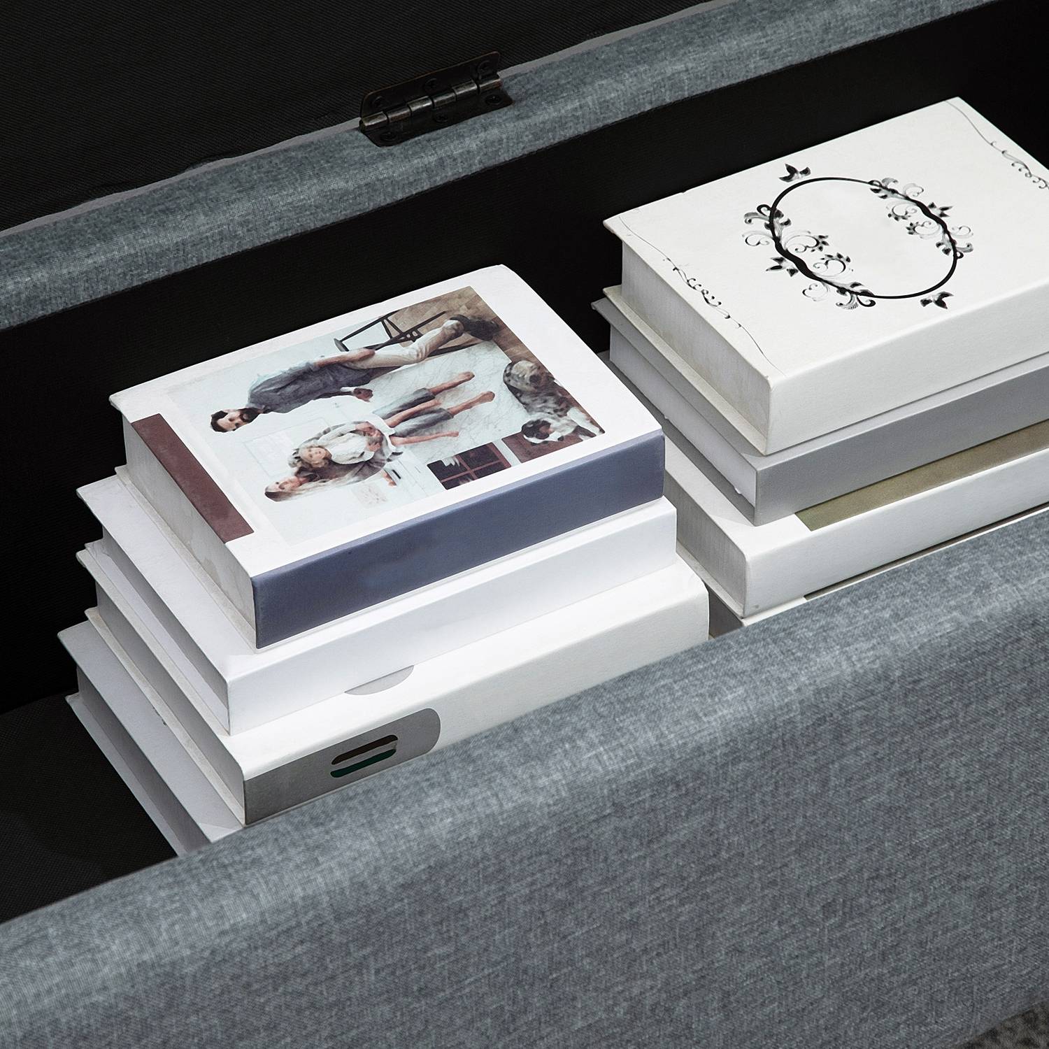 Grå stoppad förvaringsbänk – Linnelook Bed & Living Room