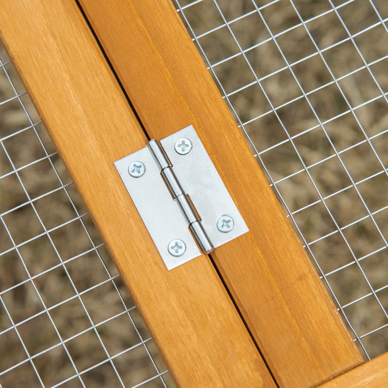 Hönshus, massivt trä, 180x92x78cm med häcklåda