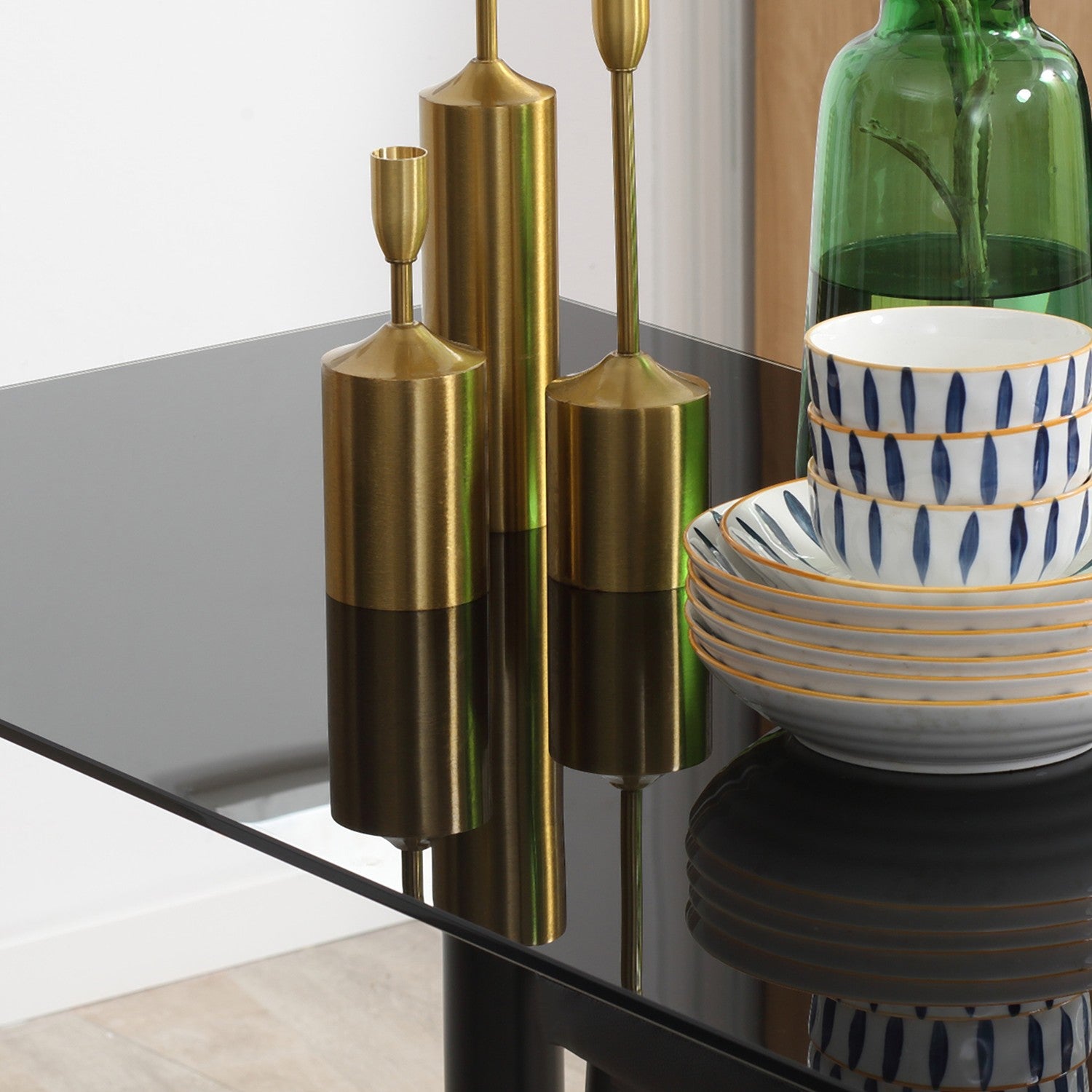 Härdat glas 5-delat matsalsset, bord och svarta stolar