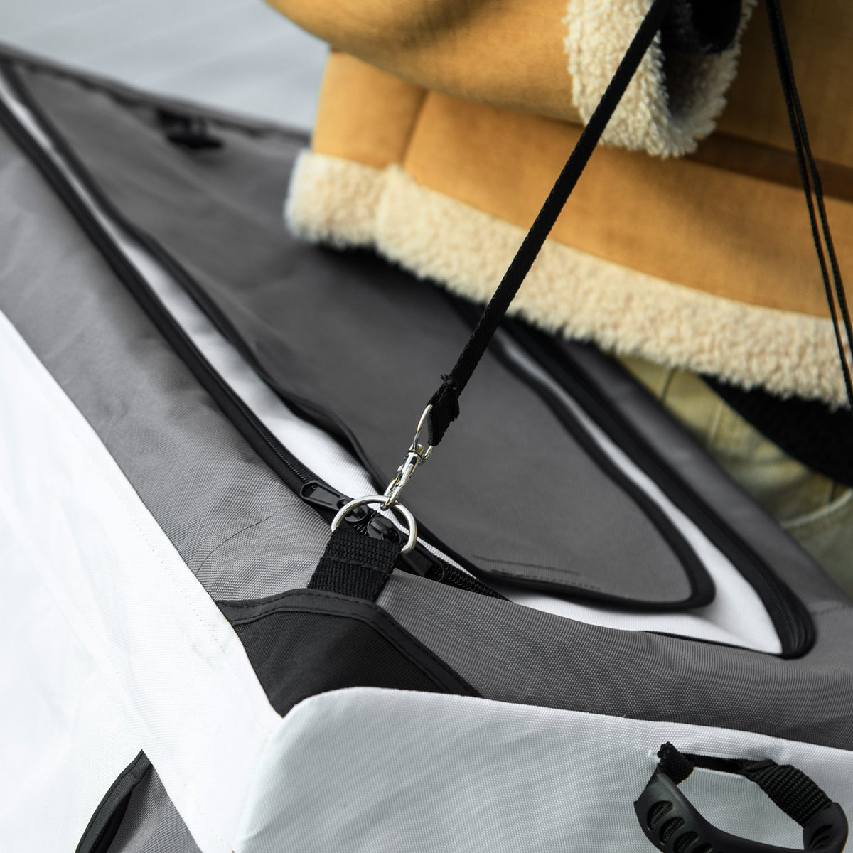 Hund- och kattvagn med avtagbar korg och säkerhetskoppel