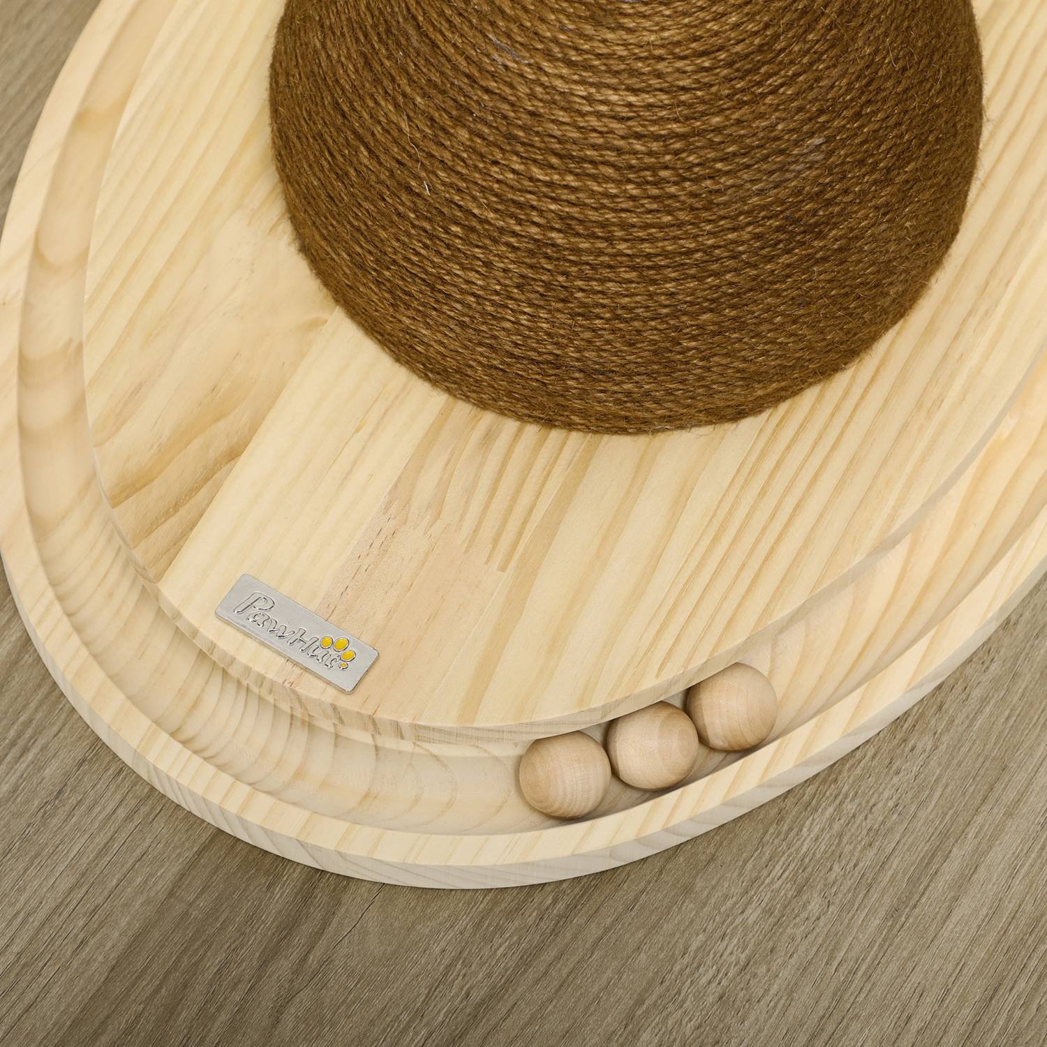 Interaktiv kattleksak – skrapbräda och marmorbana