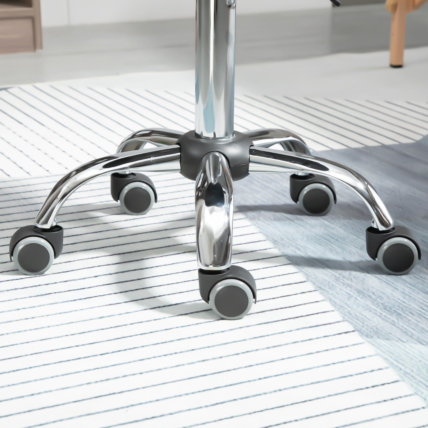 Justerbar rullpall med hjul, svart konstläder