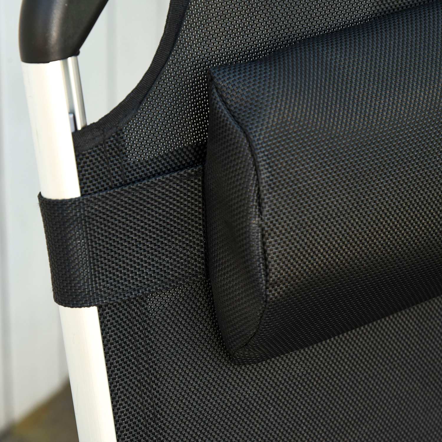 Justerbar solstol i svart mesh, ergonomisk och hopfällbar