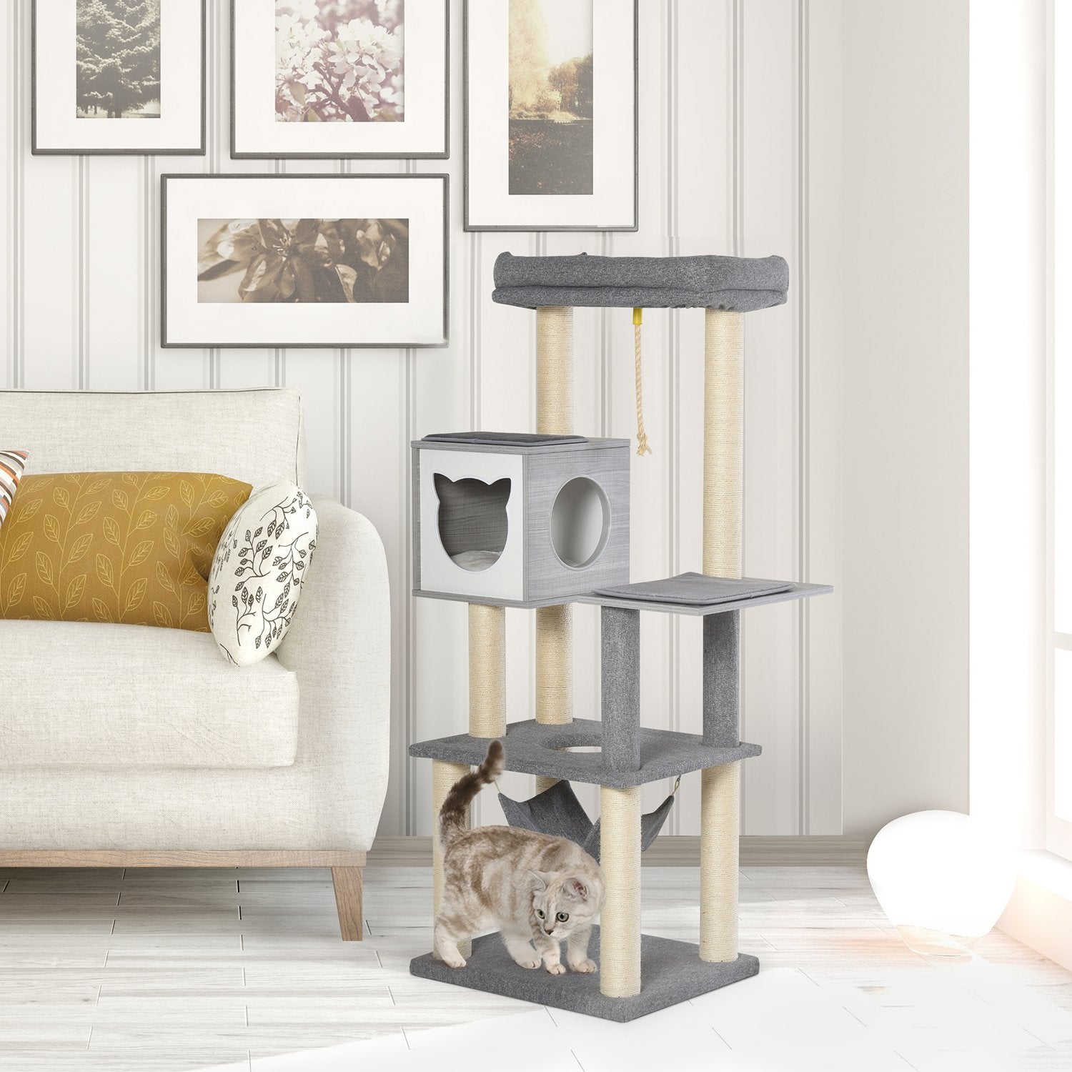 Kattskrapstolpe med hängmatta – Aktivitetsträd på flera nivåer