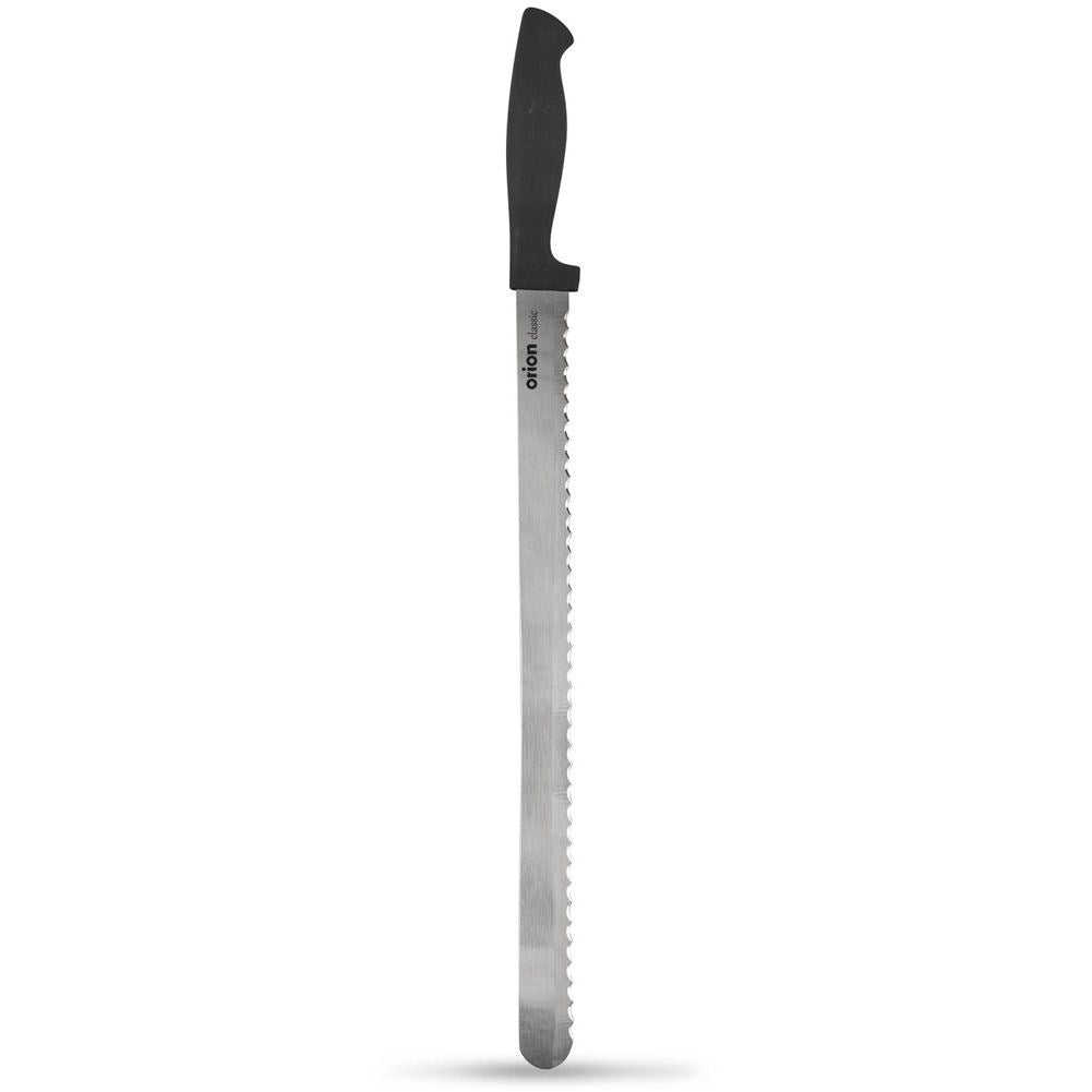 Kniv för tårta med långt tandat blad och ergonomiskt handtag
