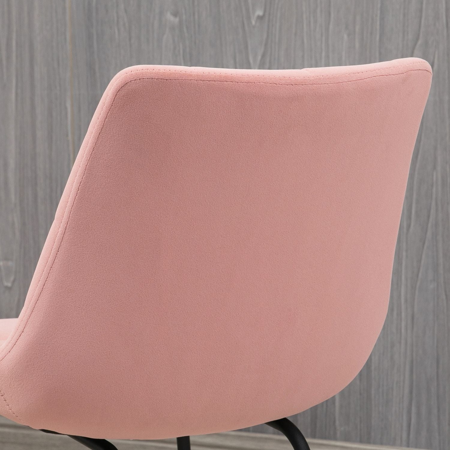 Set med 2 matstolar i sammet, rosa, retrodesign, stålben