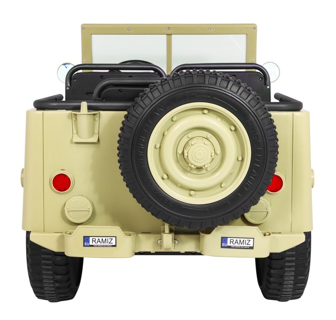 Retro 4x4 militärfordon med fjärrkontroll, LED, MP3, 3 säten