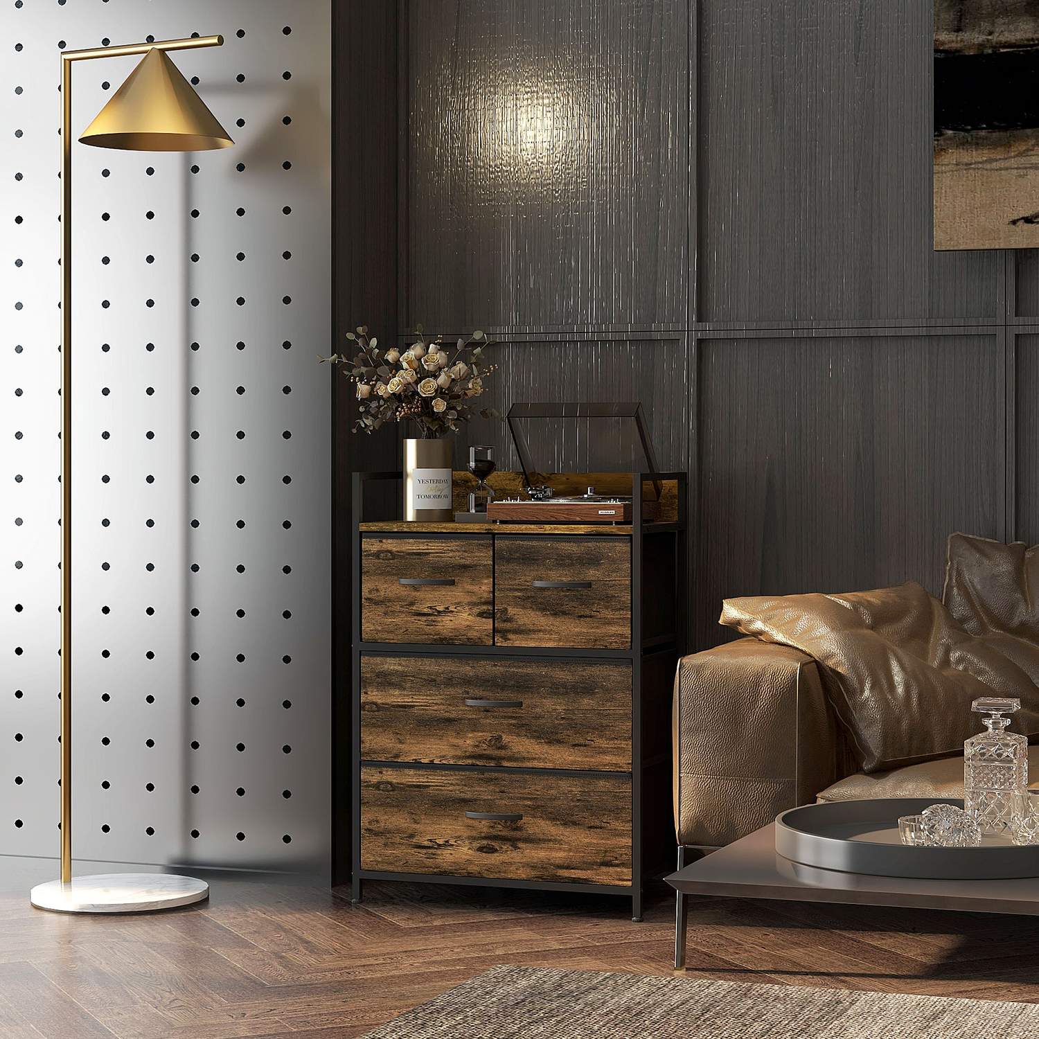 Rustik brun byrå med 4 vikbara tyglådor