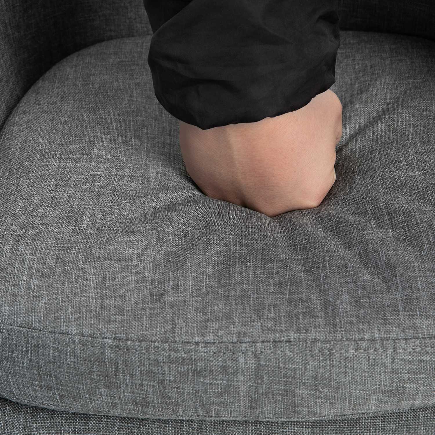 Set med 2 grå barstolar, linnekuddar, fotstöd